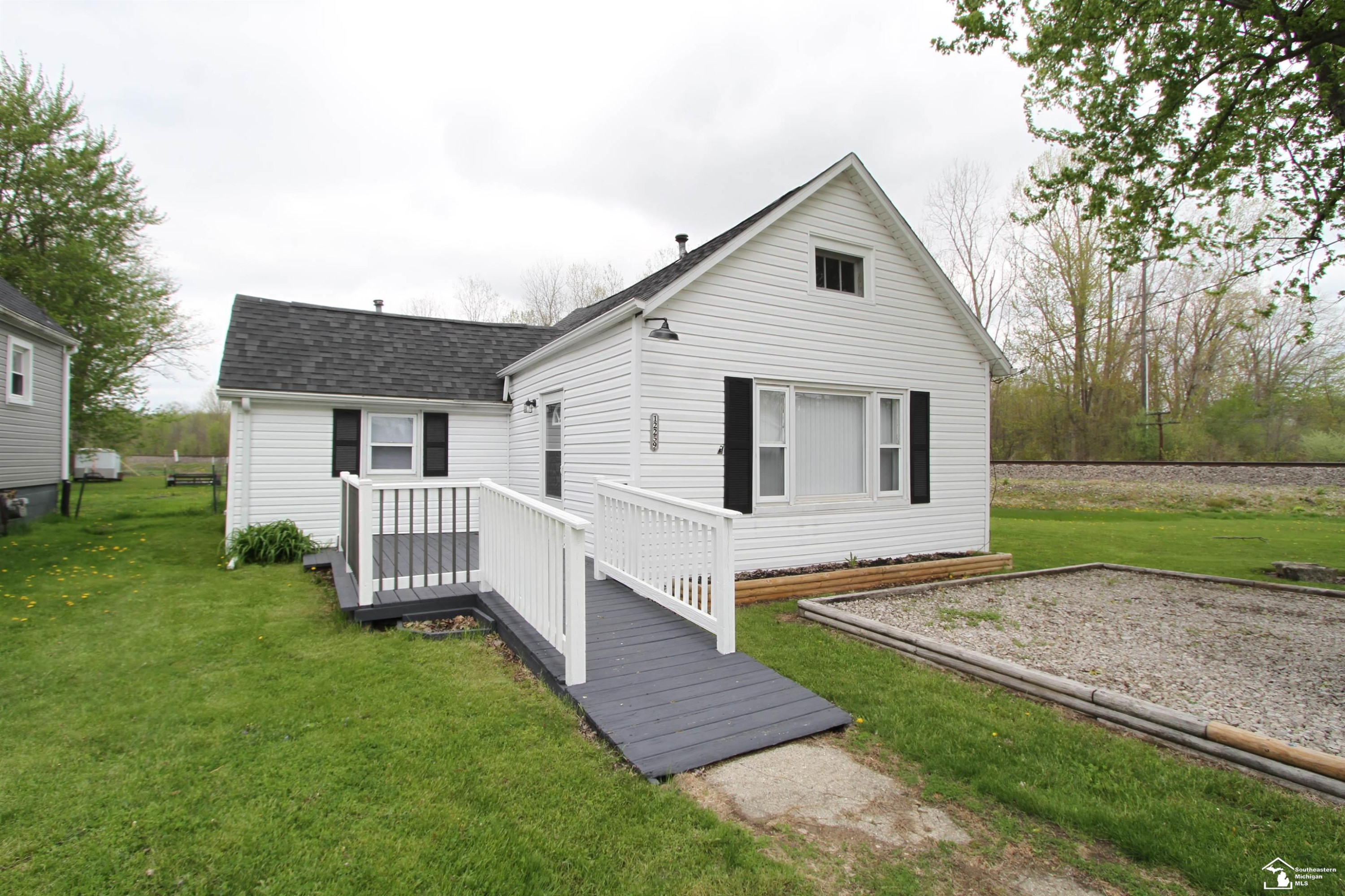 12259 Eldora Road, Carleton, MI 48117 — Photo 2
