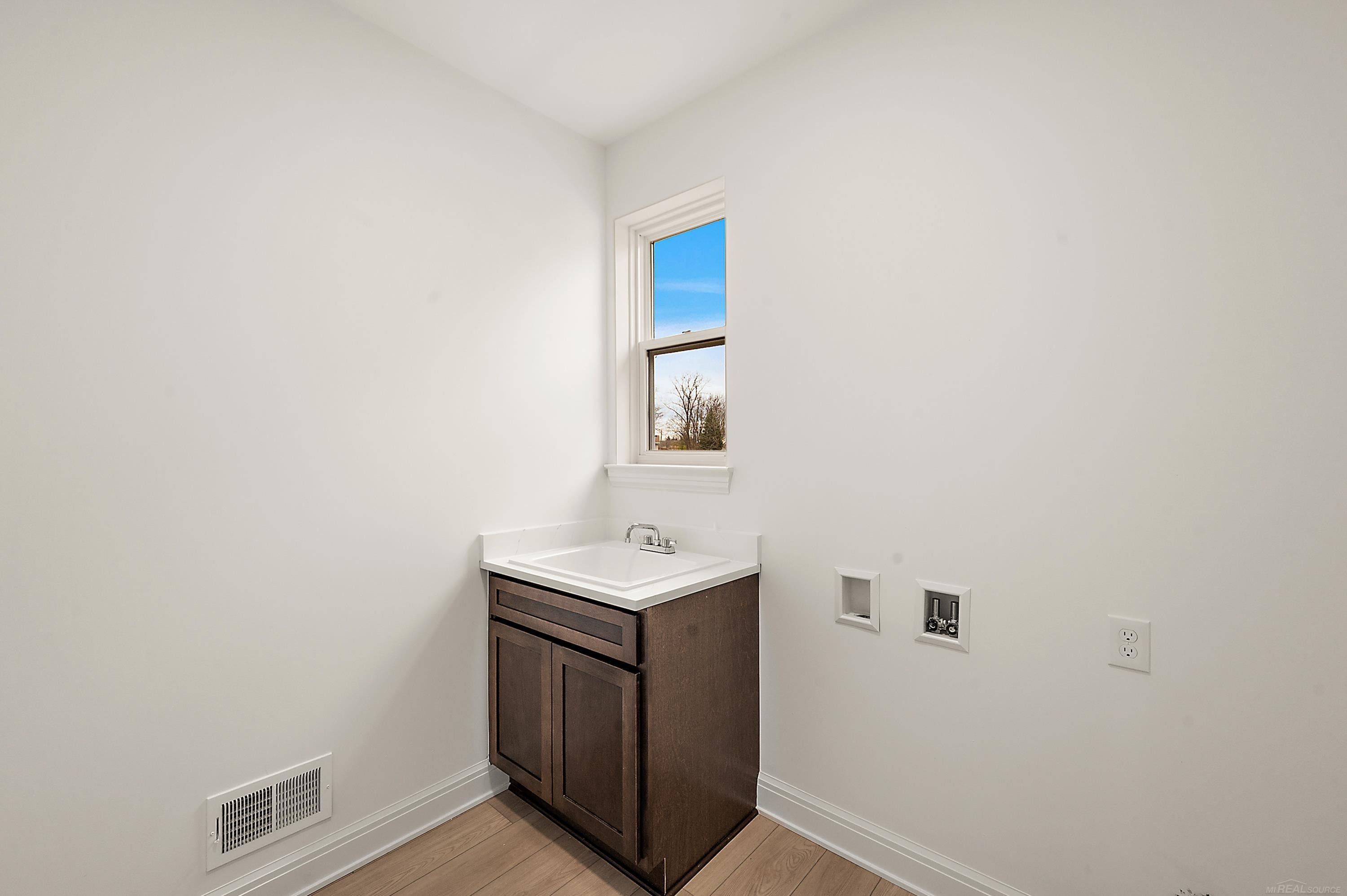 28324 Nadia Lane, Chesterfield, MI 48047 — Photo 32