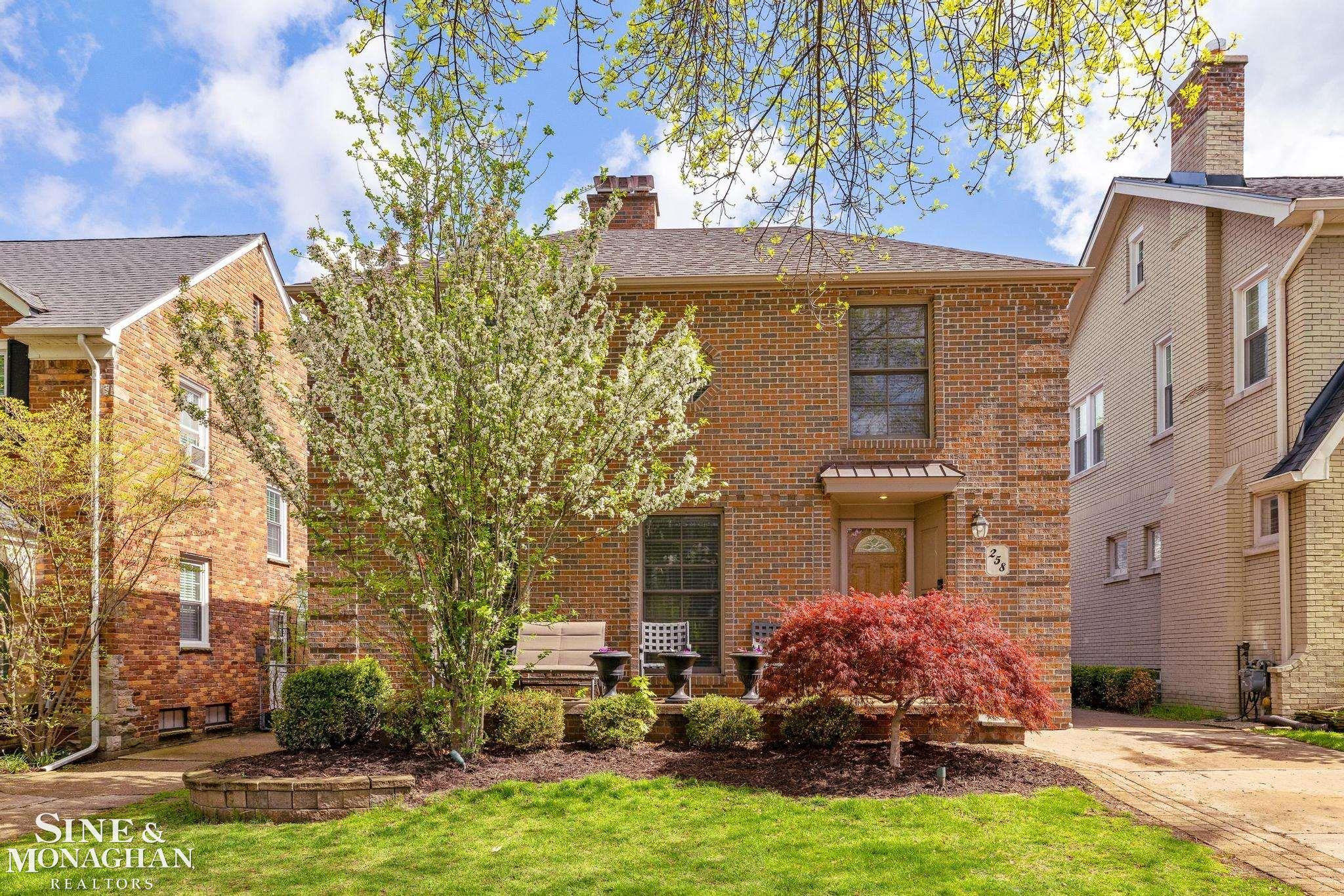258 Merriweather Road, Grosse Pointe Farms, MI 48236 — front exterior