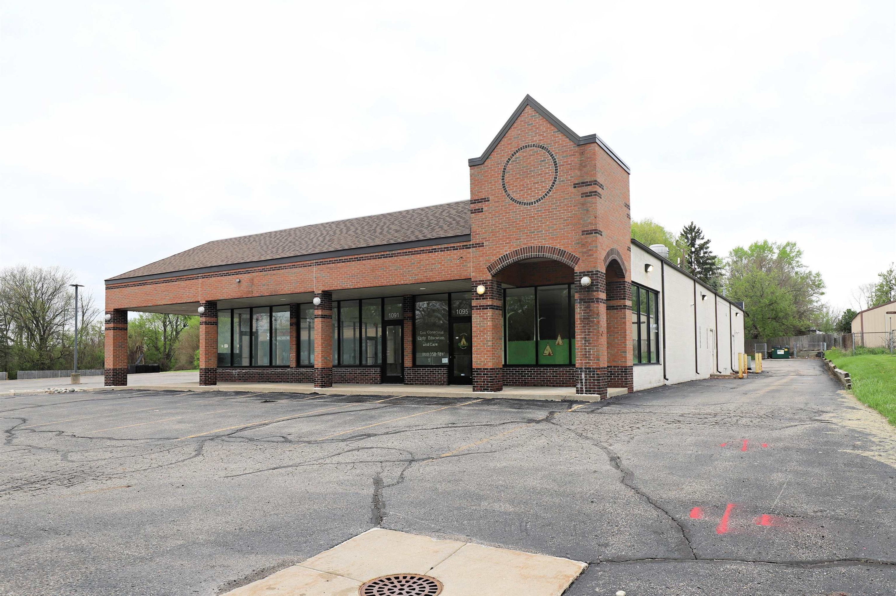 1091 E Bristol Road, Burton, MI 48529