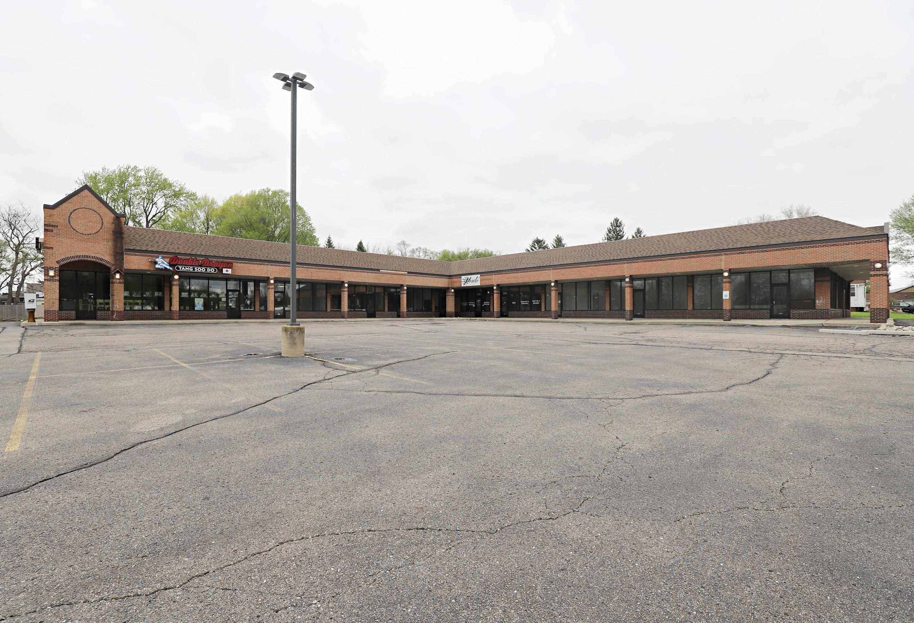 1091 E Bristol Road, Burton, MI 48529 — Photo 27