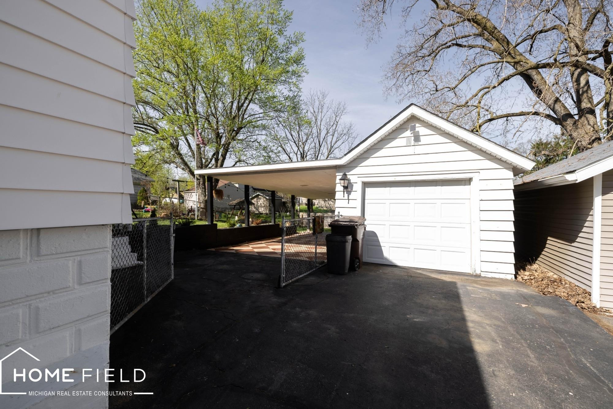 1314 Broadway Avenue, Owosso, MI 48867 — Photo 3