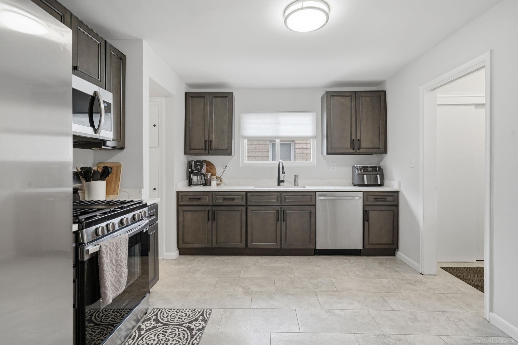 23005 Church Street, Oak Park, MI 48237 — Photo 9