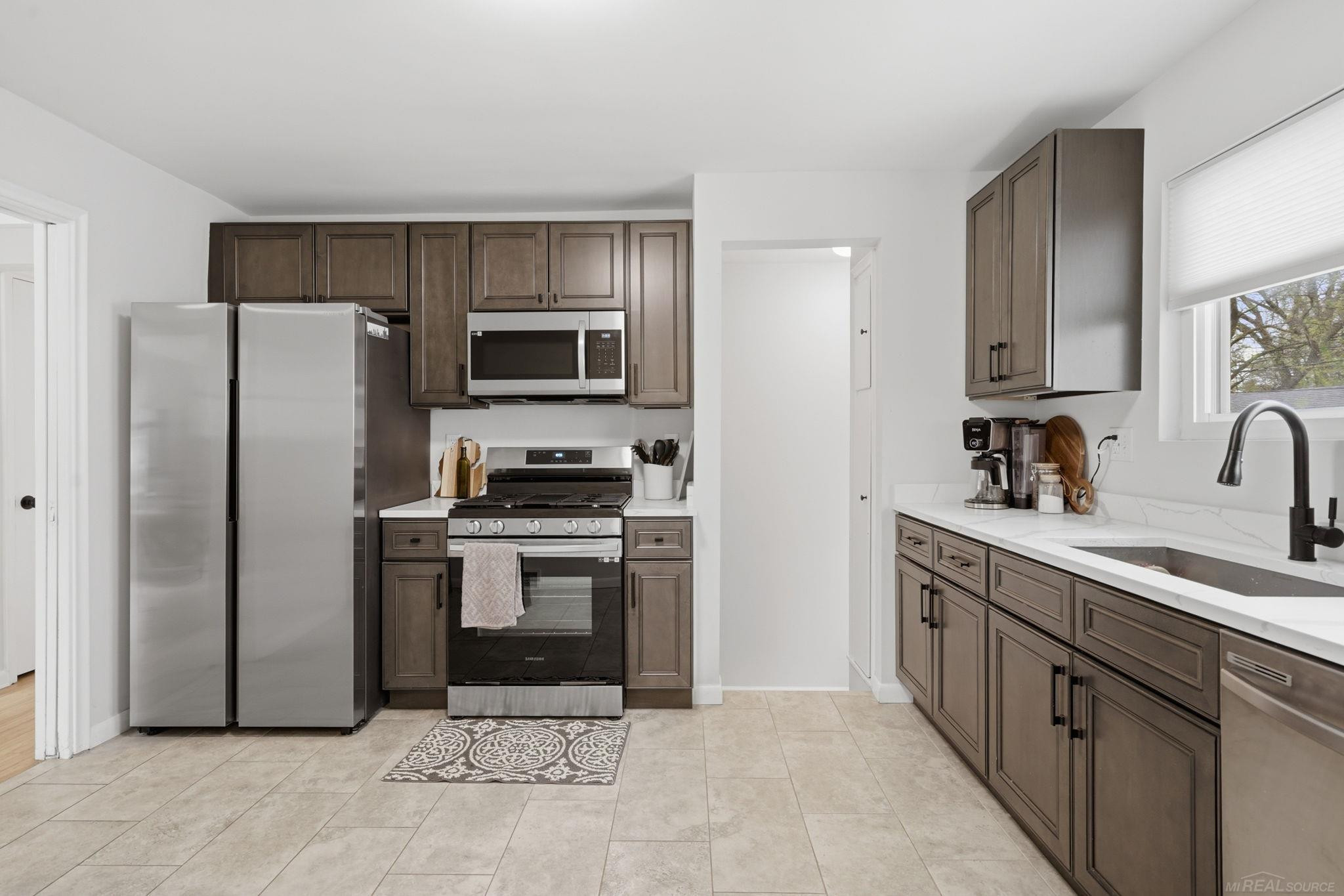 23005 Church Street, Oak Park, MI 48237 — Photo 10