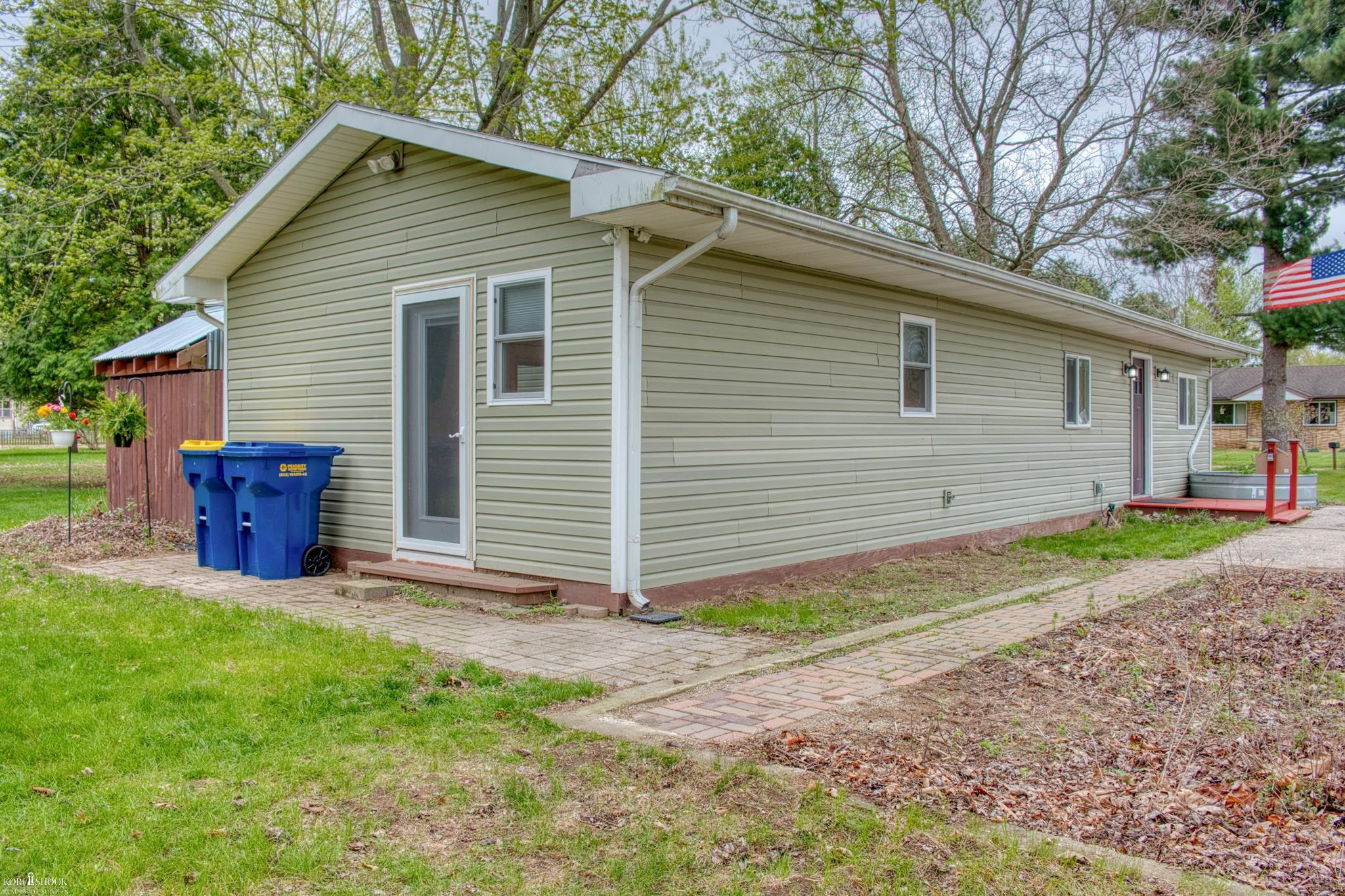 216 Oak Street, Corunna, MI 48817 — Photo 30