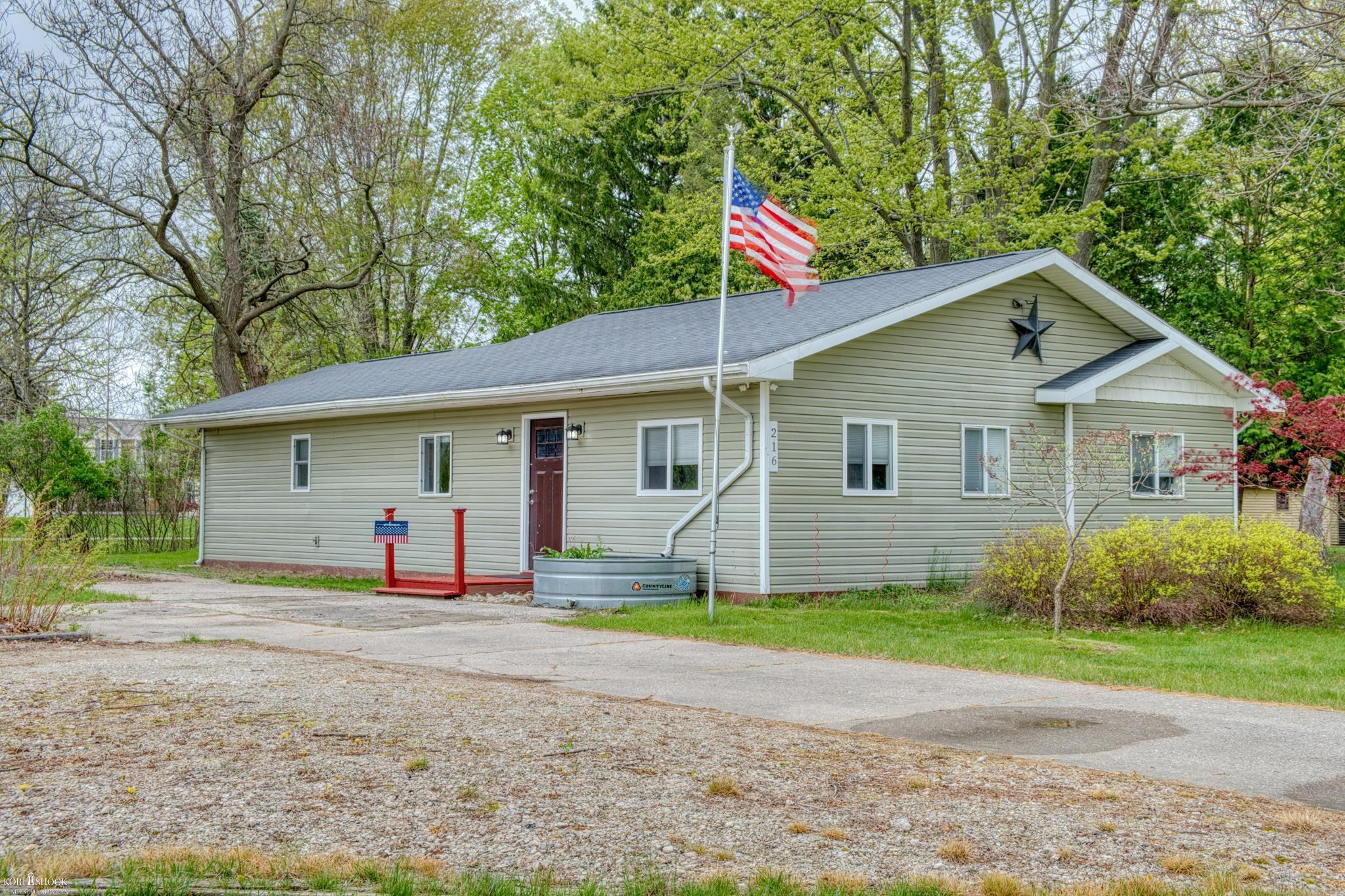216 Oak Street, Corunna, MI 48817 — Photo 33