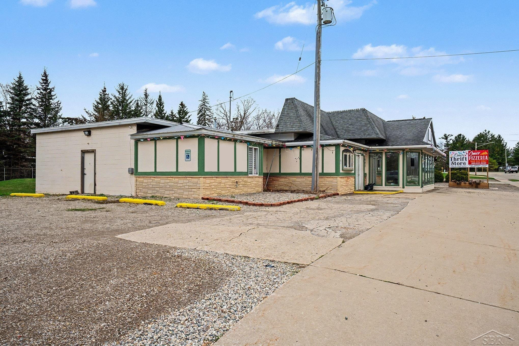 407 West Center Street, MI 48749 — front exterior