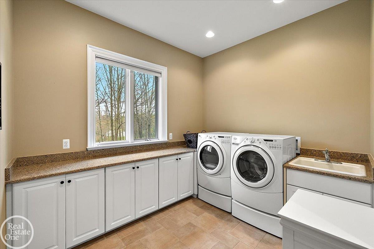 170 Fern Drive, Unit #11, MI 48367 — Photo 44