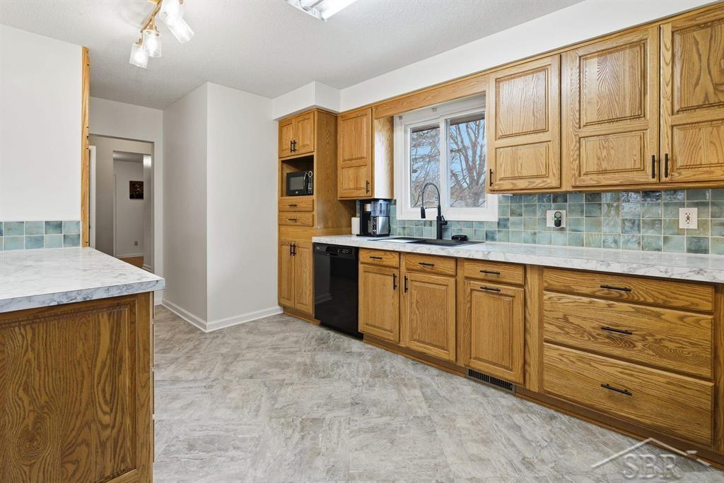 2811 Dina Street, Midland, MI 48642 — Photo 10