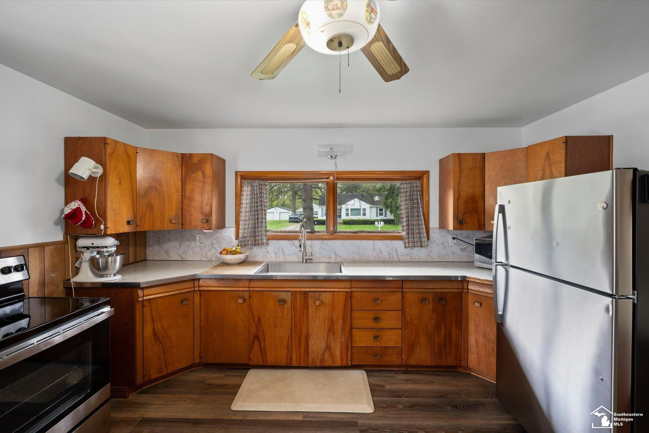 1128 S Park Drive, Temperance, MI 48182 — Photo 13