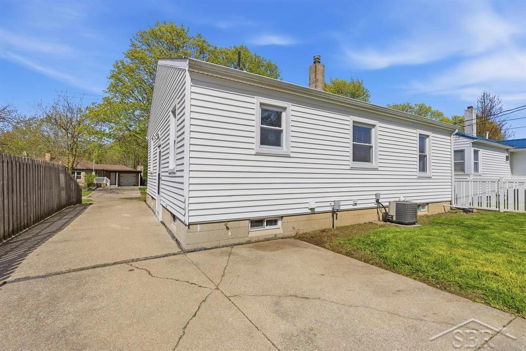 707 Raymond Street, Bay City, MI 48706 — Photo 20