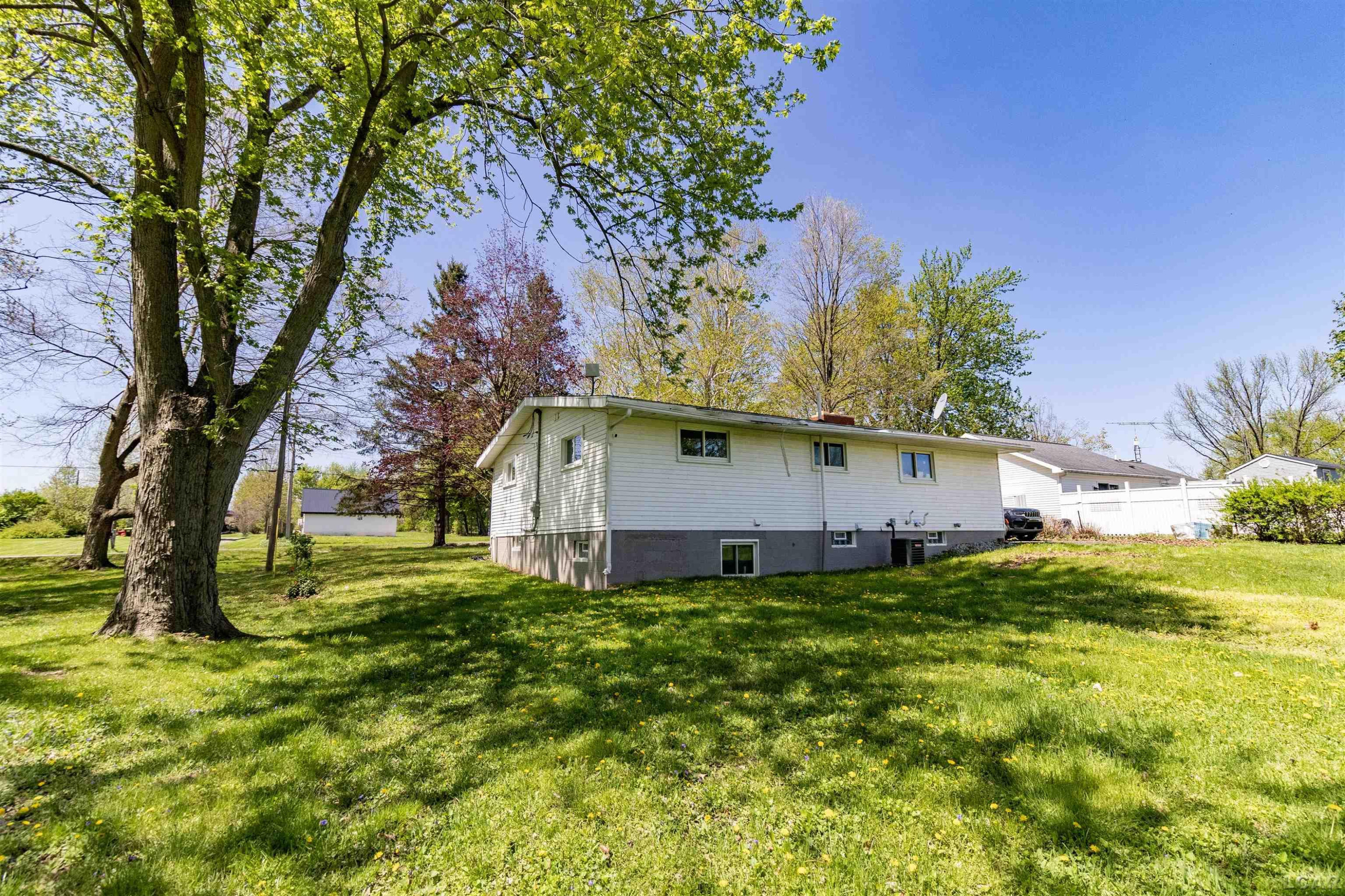 4839 Deleon Drive, Tecumseh, MI 49286 — Photo 9