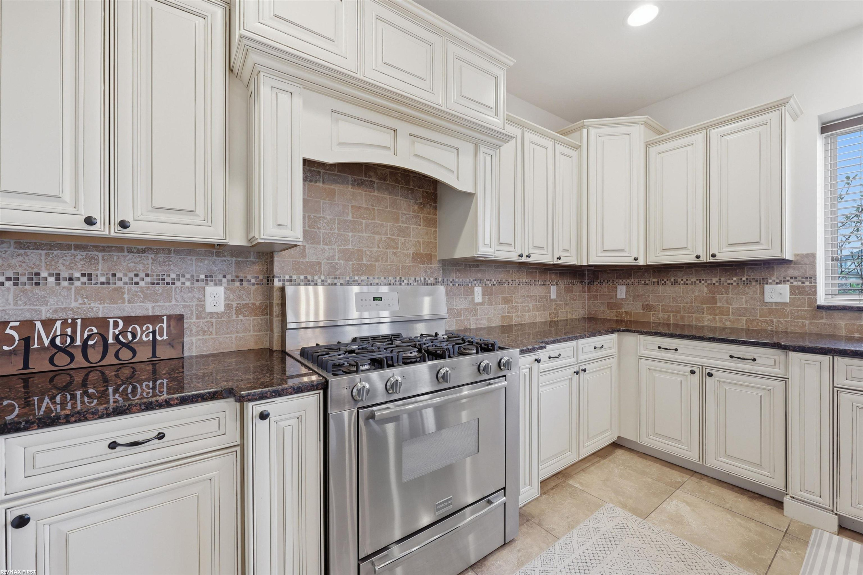 18081 25 Mile Road, Macomb, MI 48042 — Photo 13