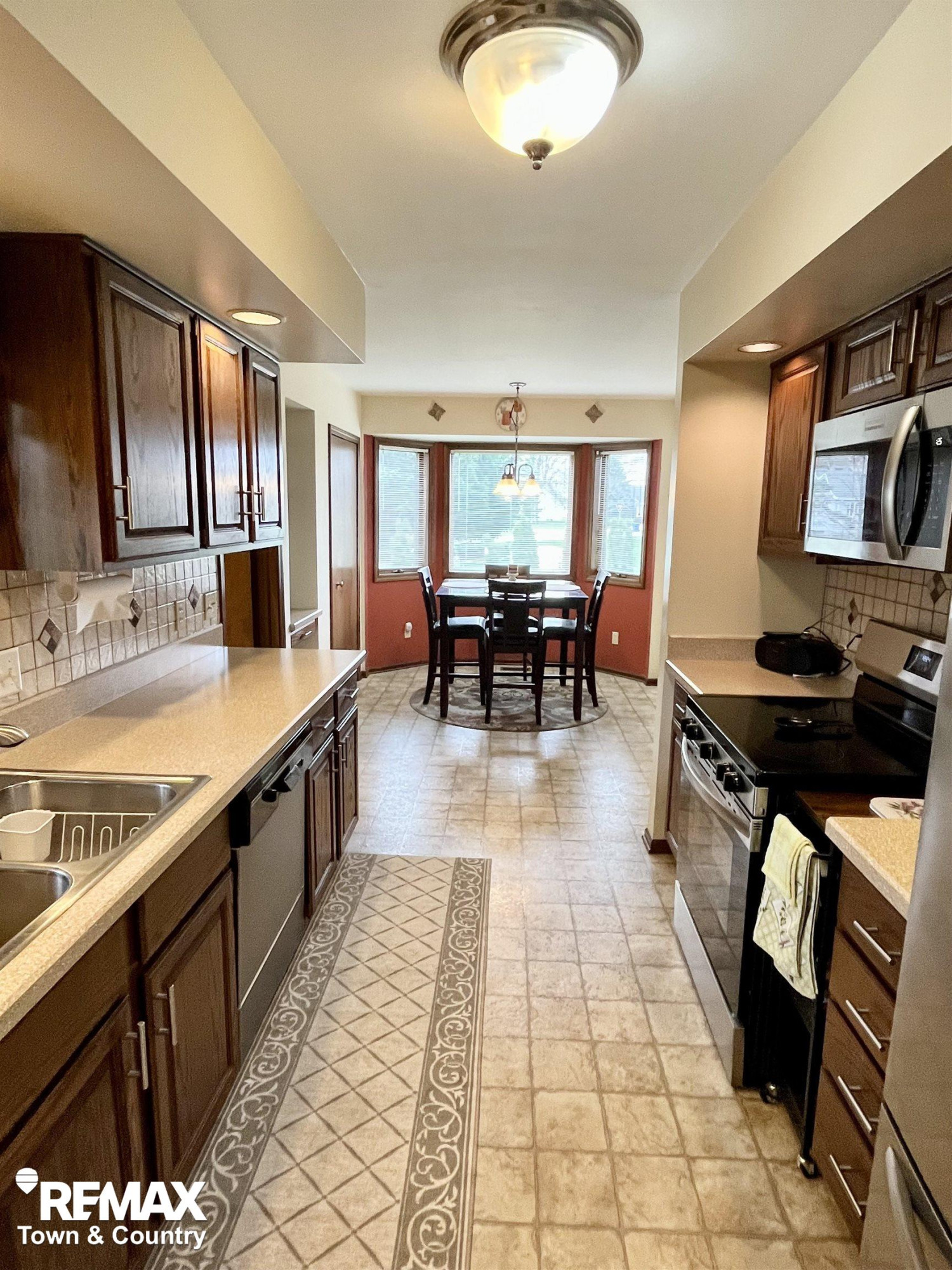 6112 Oak Creek Drive, Swartz Creek, MI 48473 — Photo 10