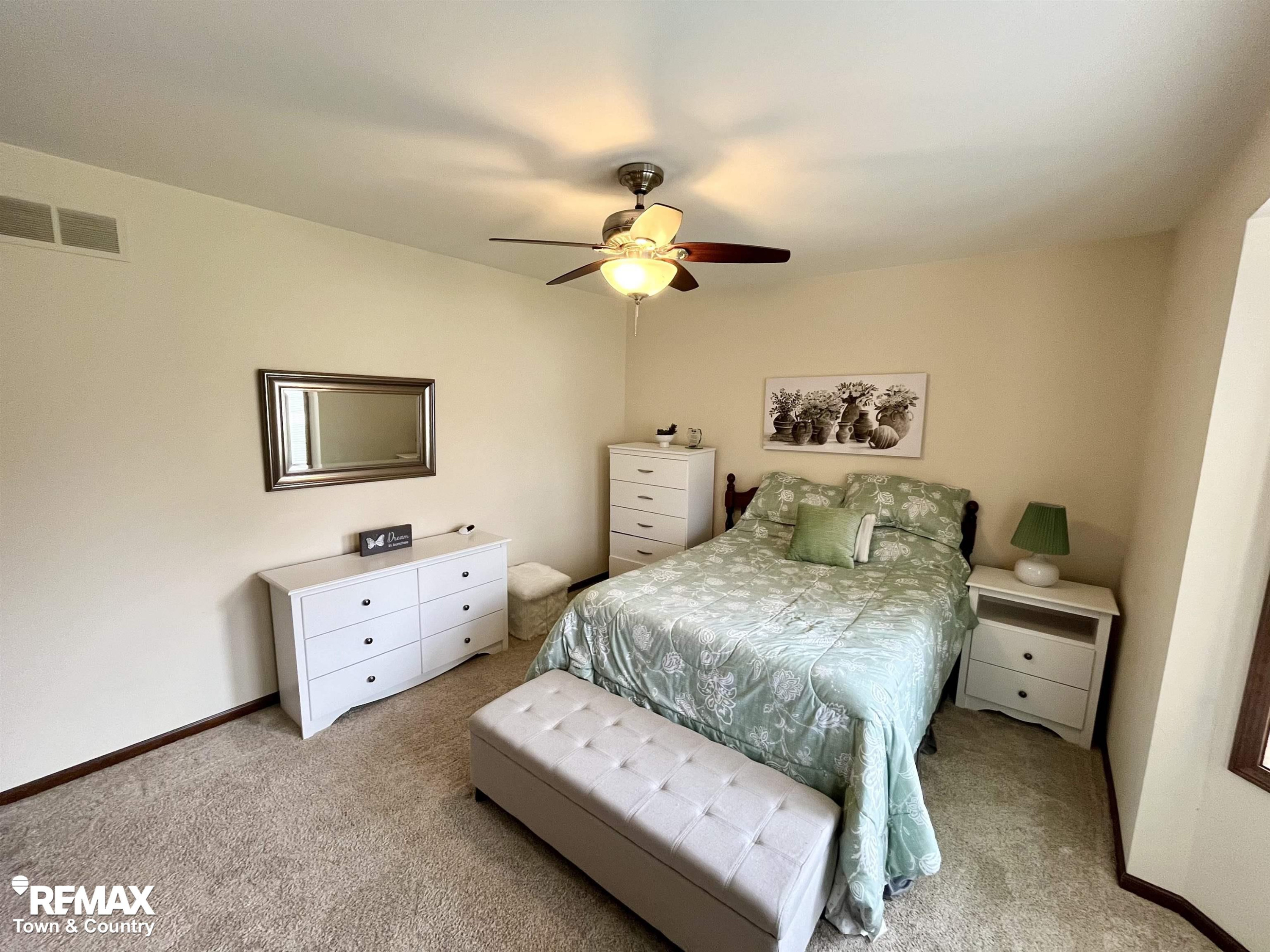 6112 Oak Creek Drive, Swartz Creek, MI 48473 — Photo 16
