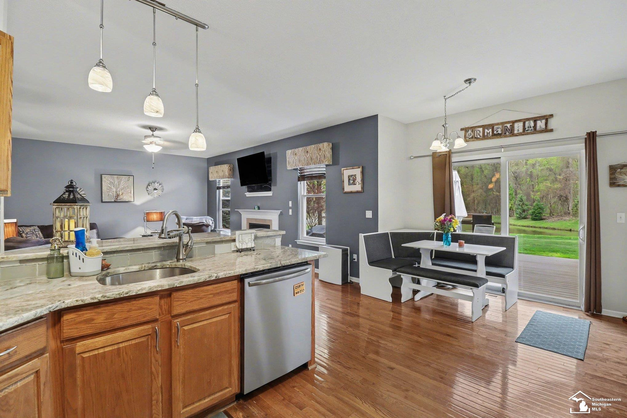 23728 W Creek Drive, New Boston, MI 48164 — Photo 9
