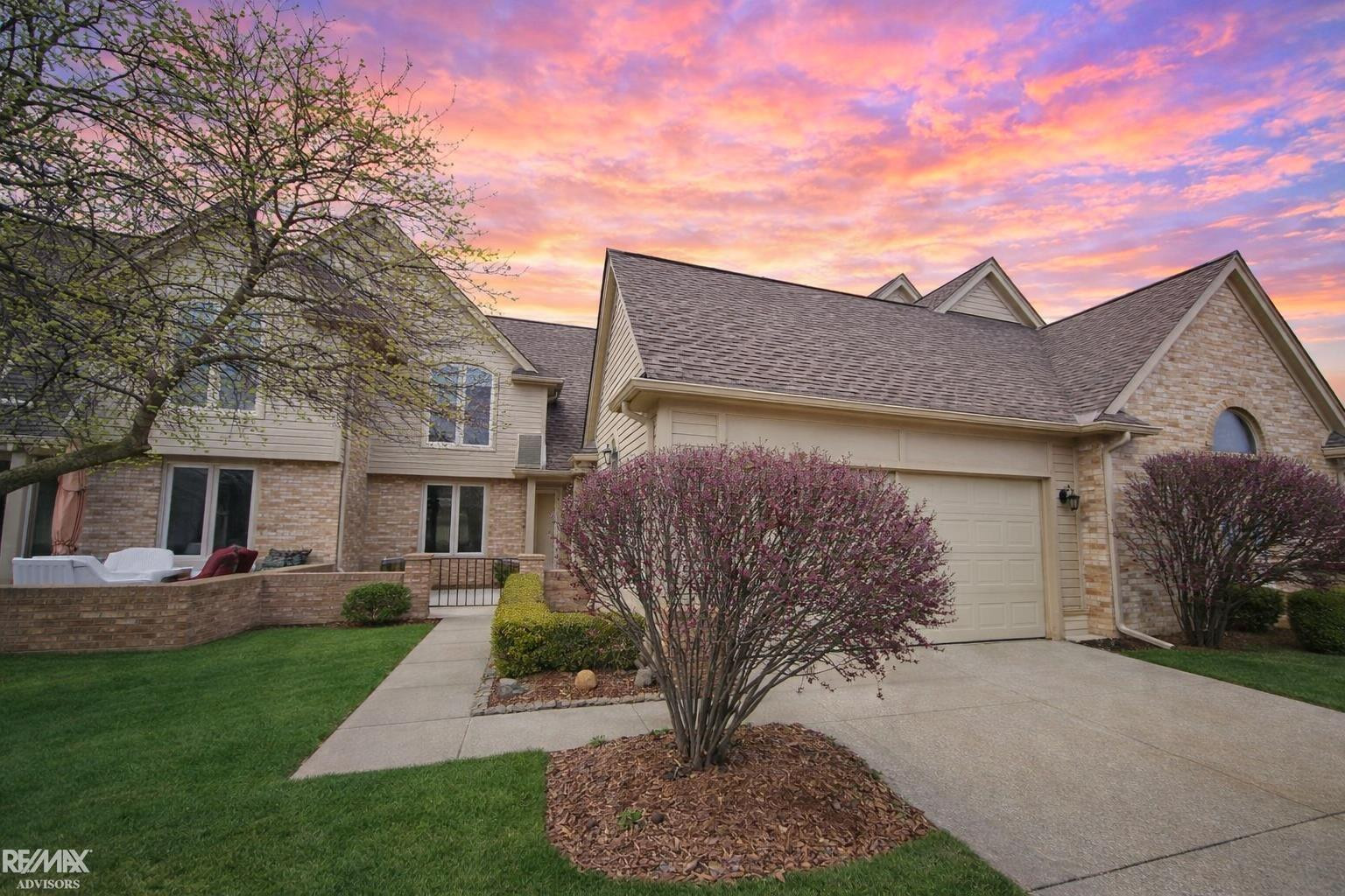 16890 SANDSTONE Circle, MI 48042 — Photo 2