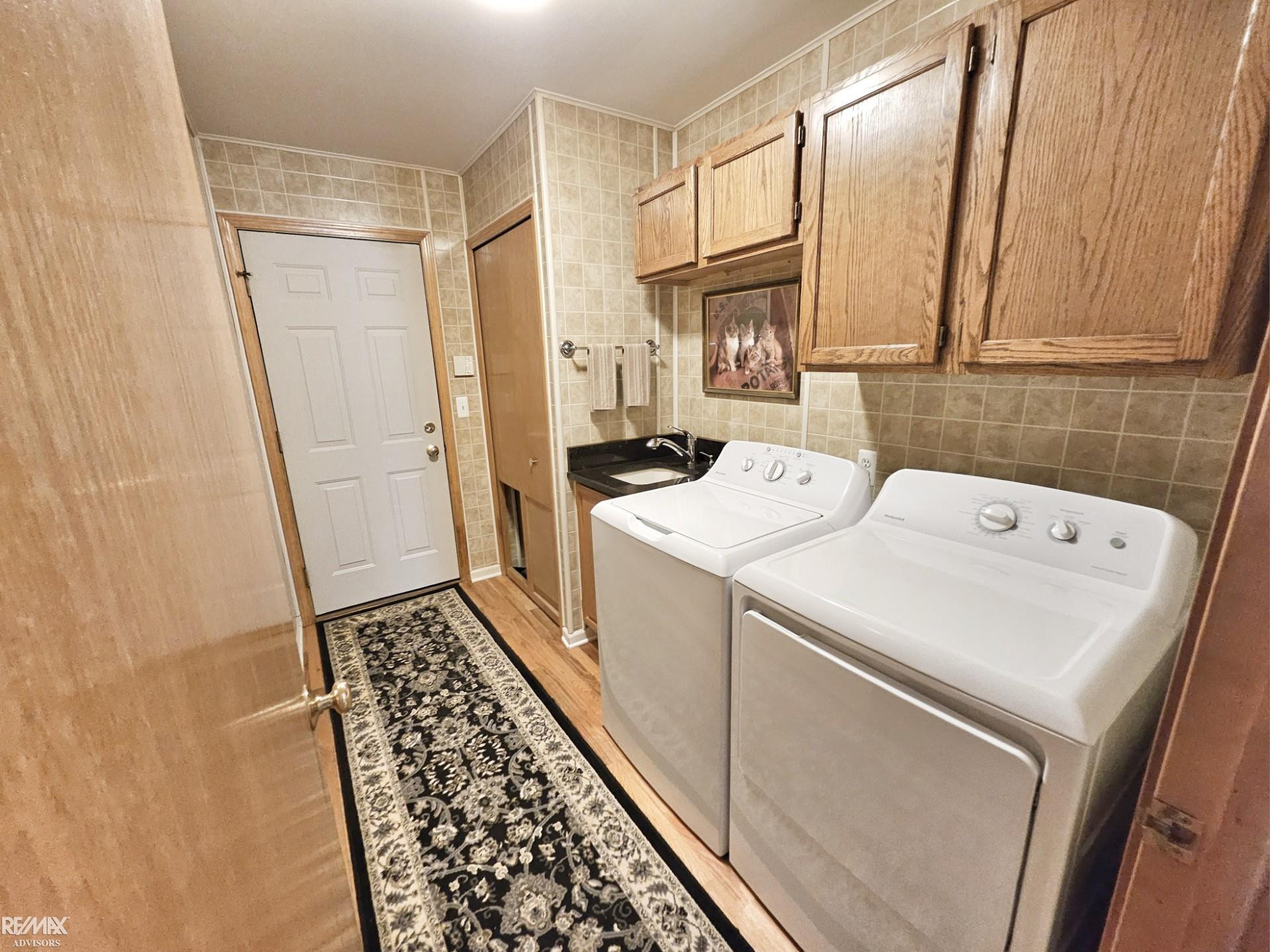 16890 SANDSTONE Circle, MI 48042 — Photo 19