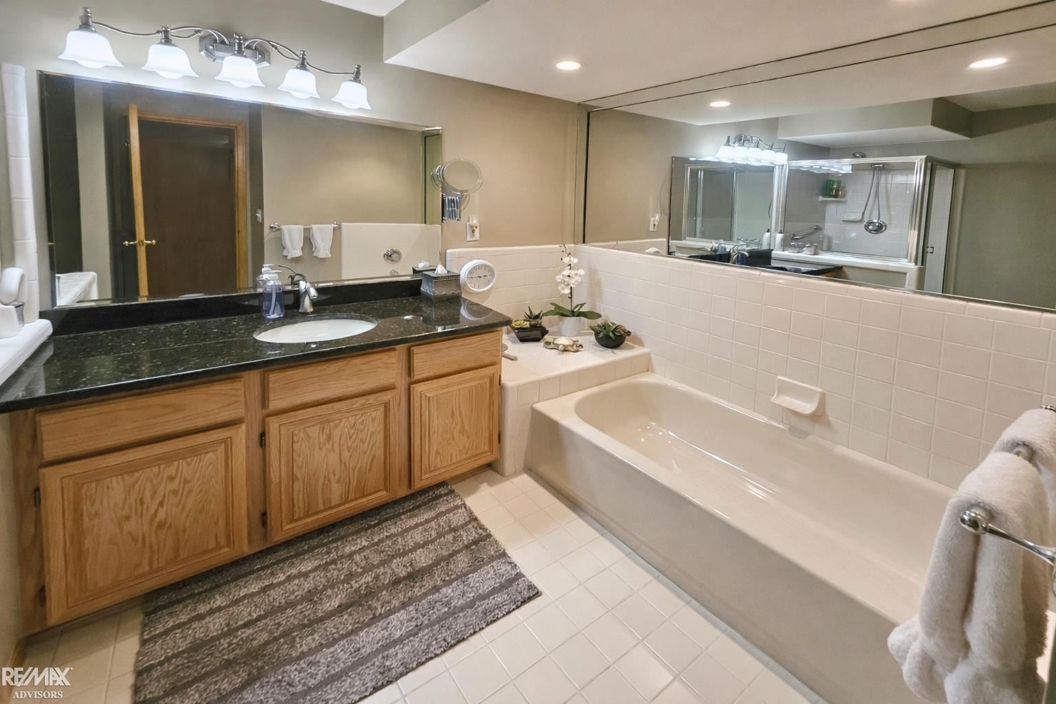 16890 SANDSTONE Circle, MI 48042 — Photo 23