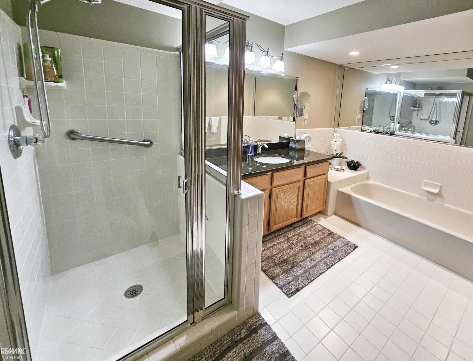 16890 SANDSTONE Circle, MI 48042 — Photo 25