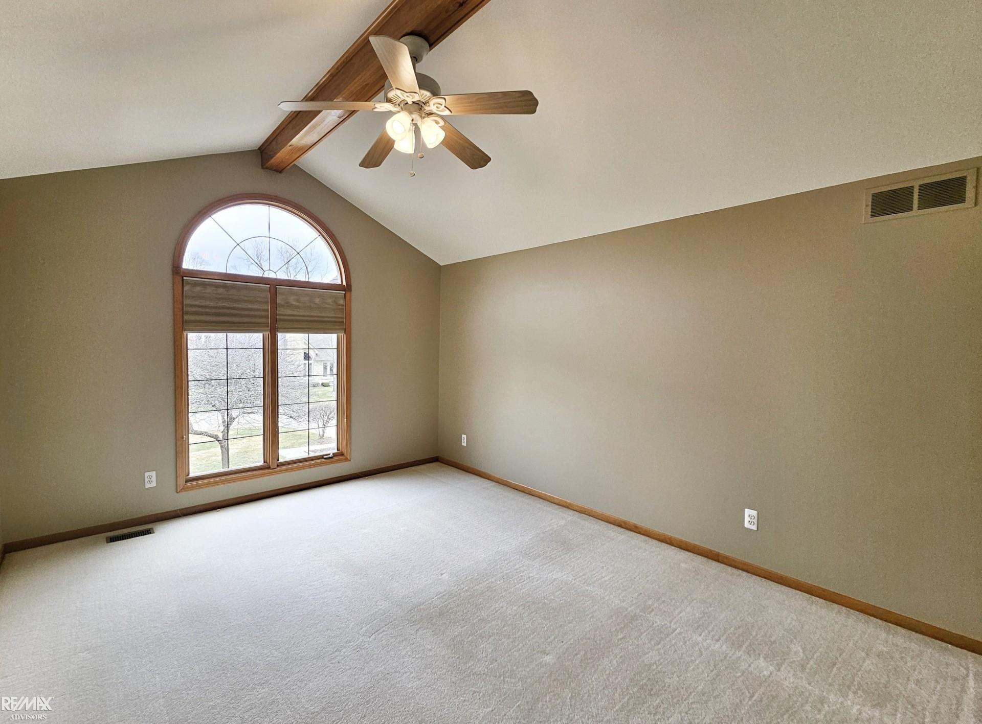 16890 SANDSTONE Circle, MI 48042 — Photo 32