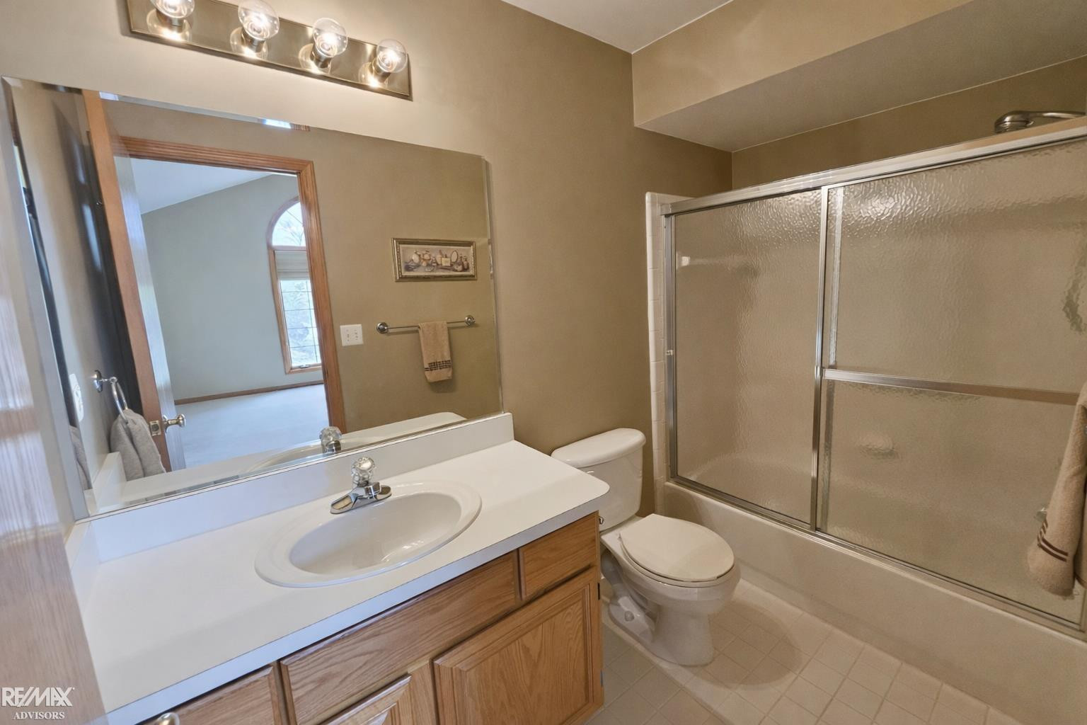 16890 SANDSTONE Circle, MI 48042 — Photo 34