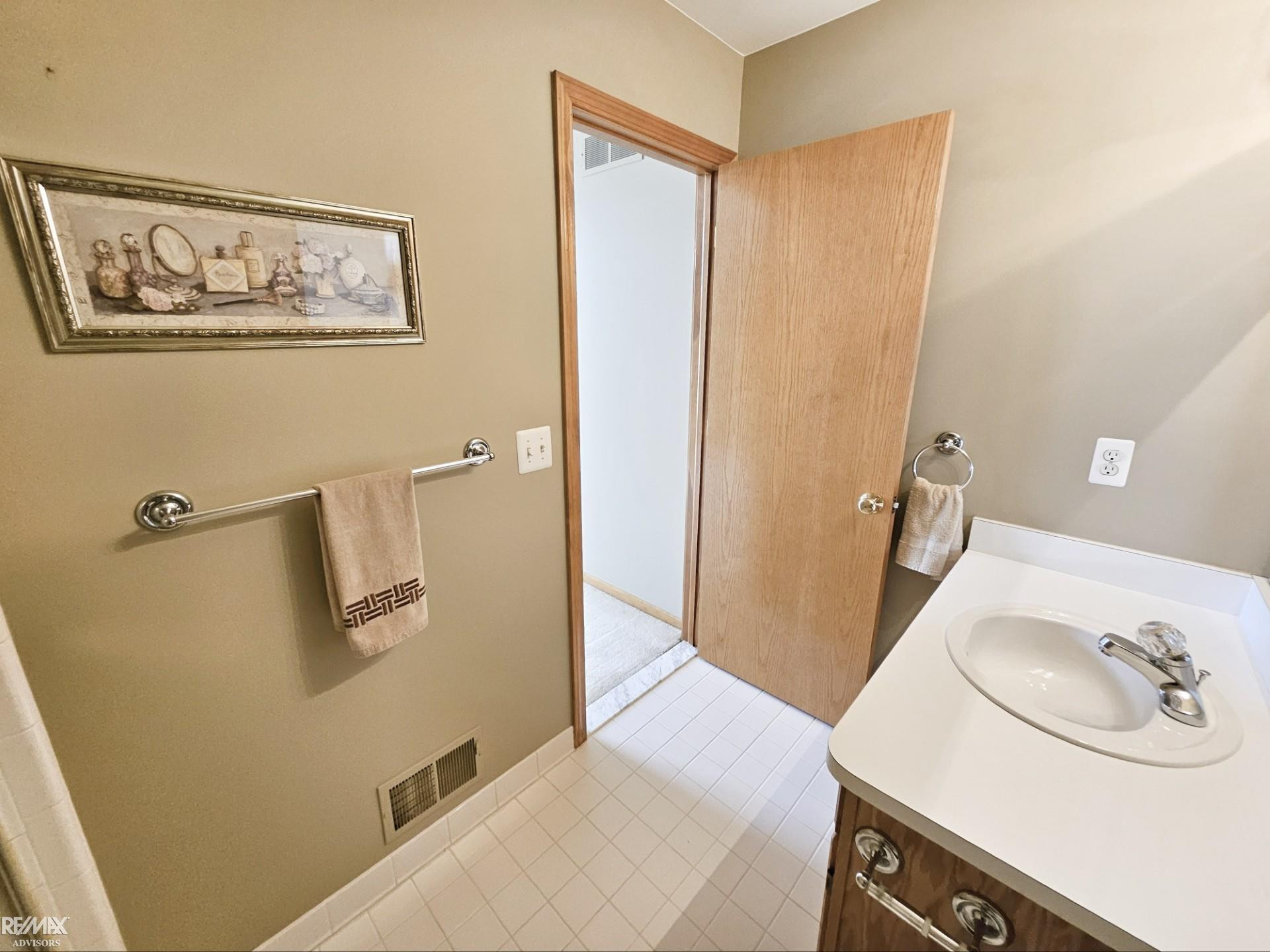 16890 SANDSTONE Circle, MI 48042 — Photo 35