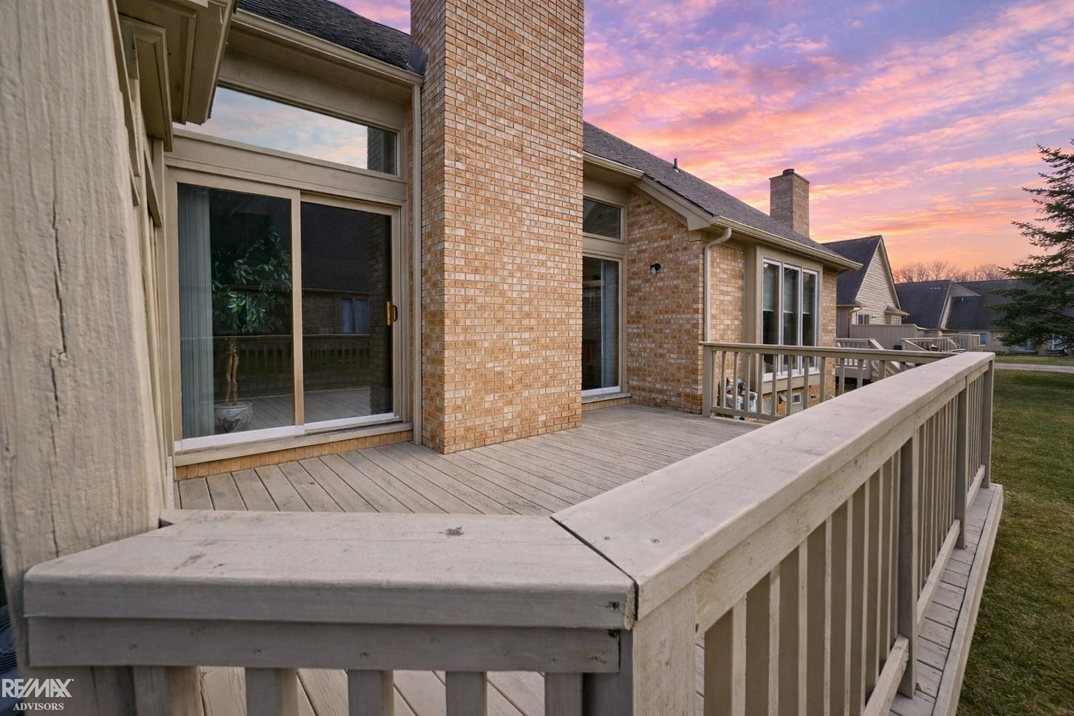 16890 SANDSTONE Circle, MI 48042 — Photo 40