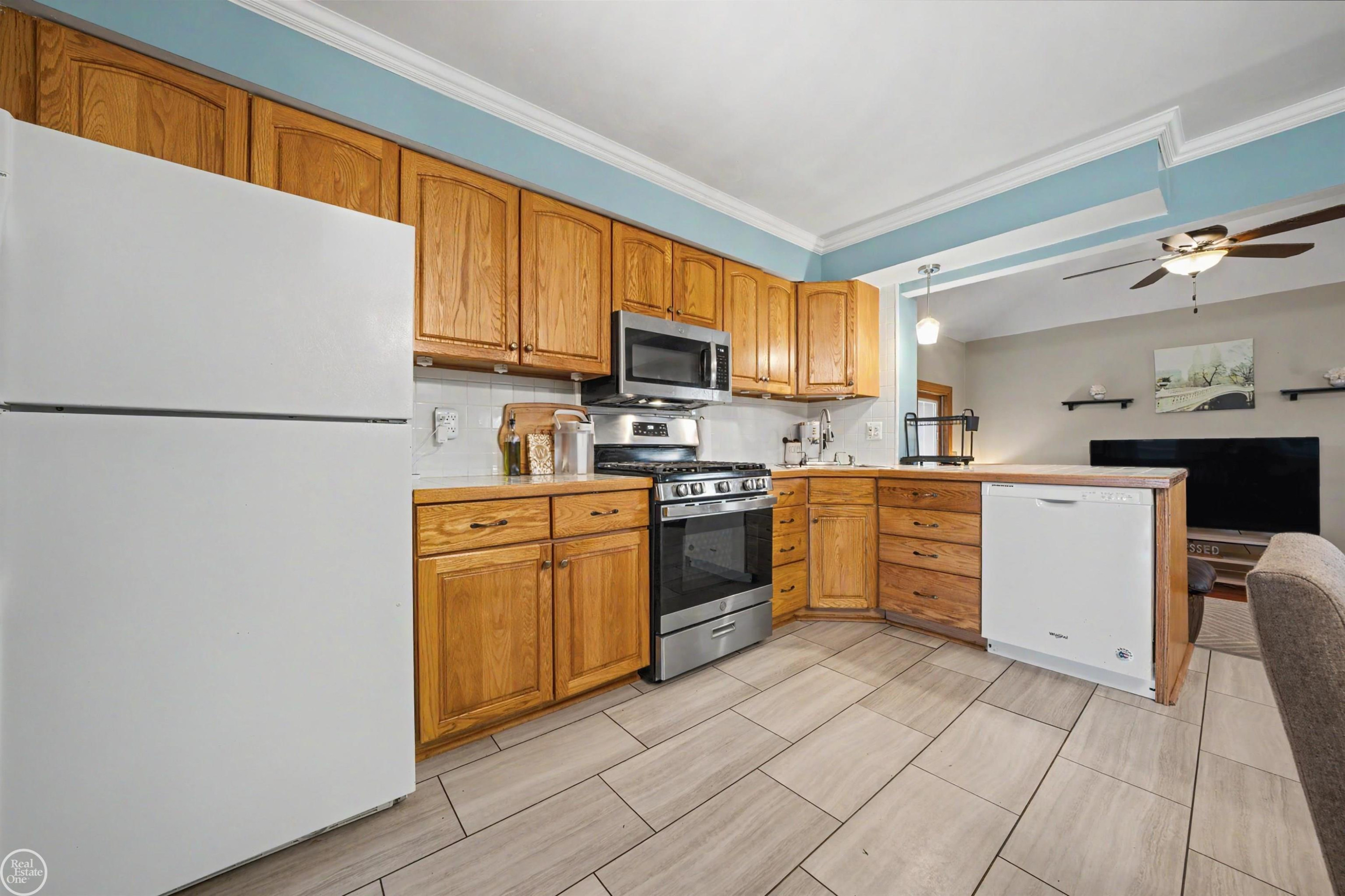 16243 Secretariat Avenue, Roseville, MI 48066 — Photo 15