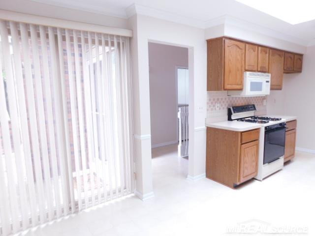 49230 Chestnut Hill Court, Shelby Twp, MI 48315 — Photo 10