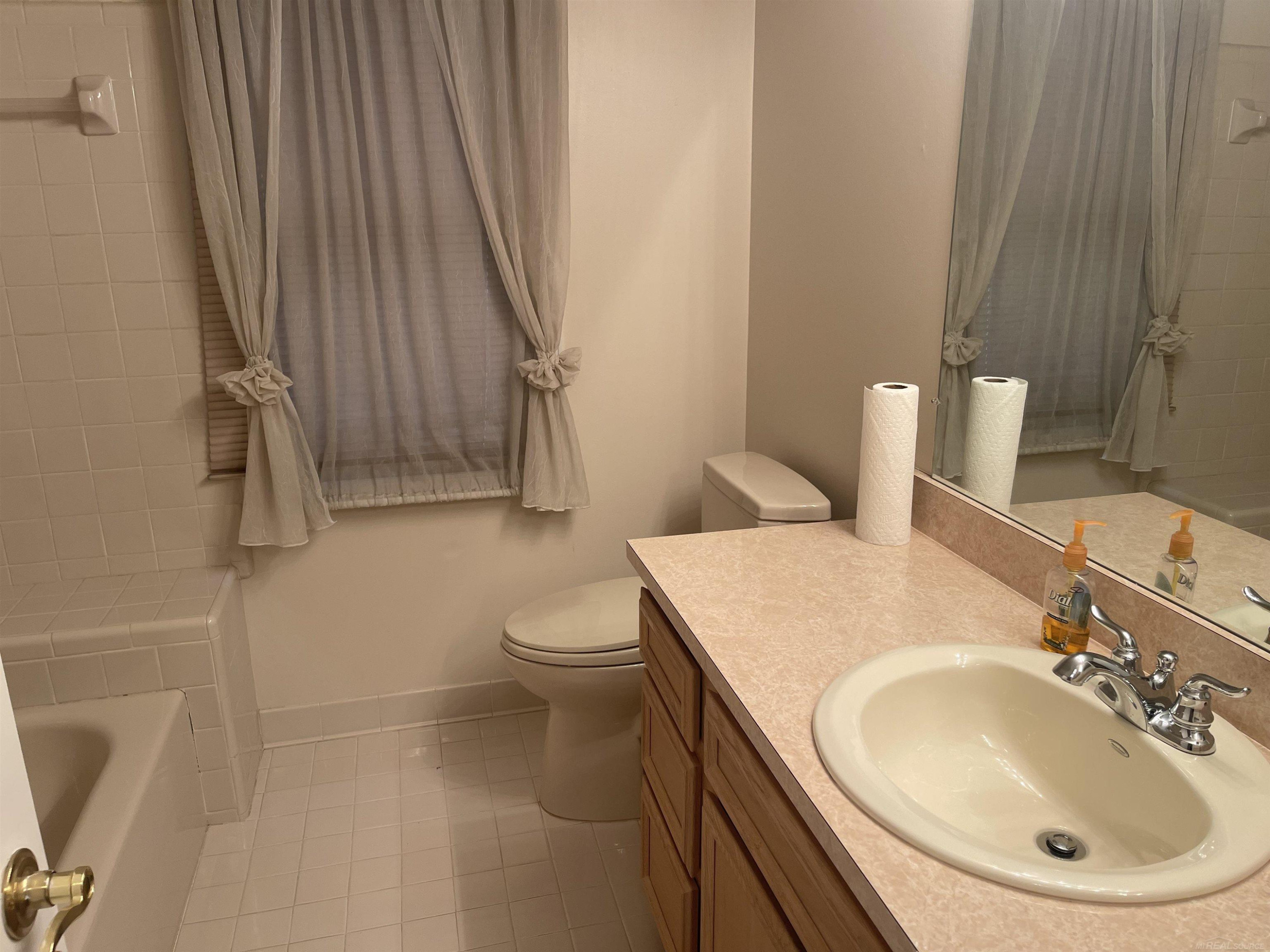 49230 Chestnut Hill Court, Shelby Twp, MI 48315 — Photo 14