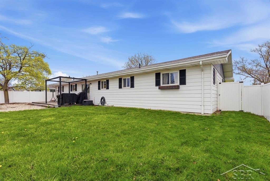 1075 Eddie Drive, Auburn, MI 48611 — Photo 20