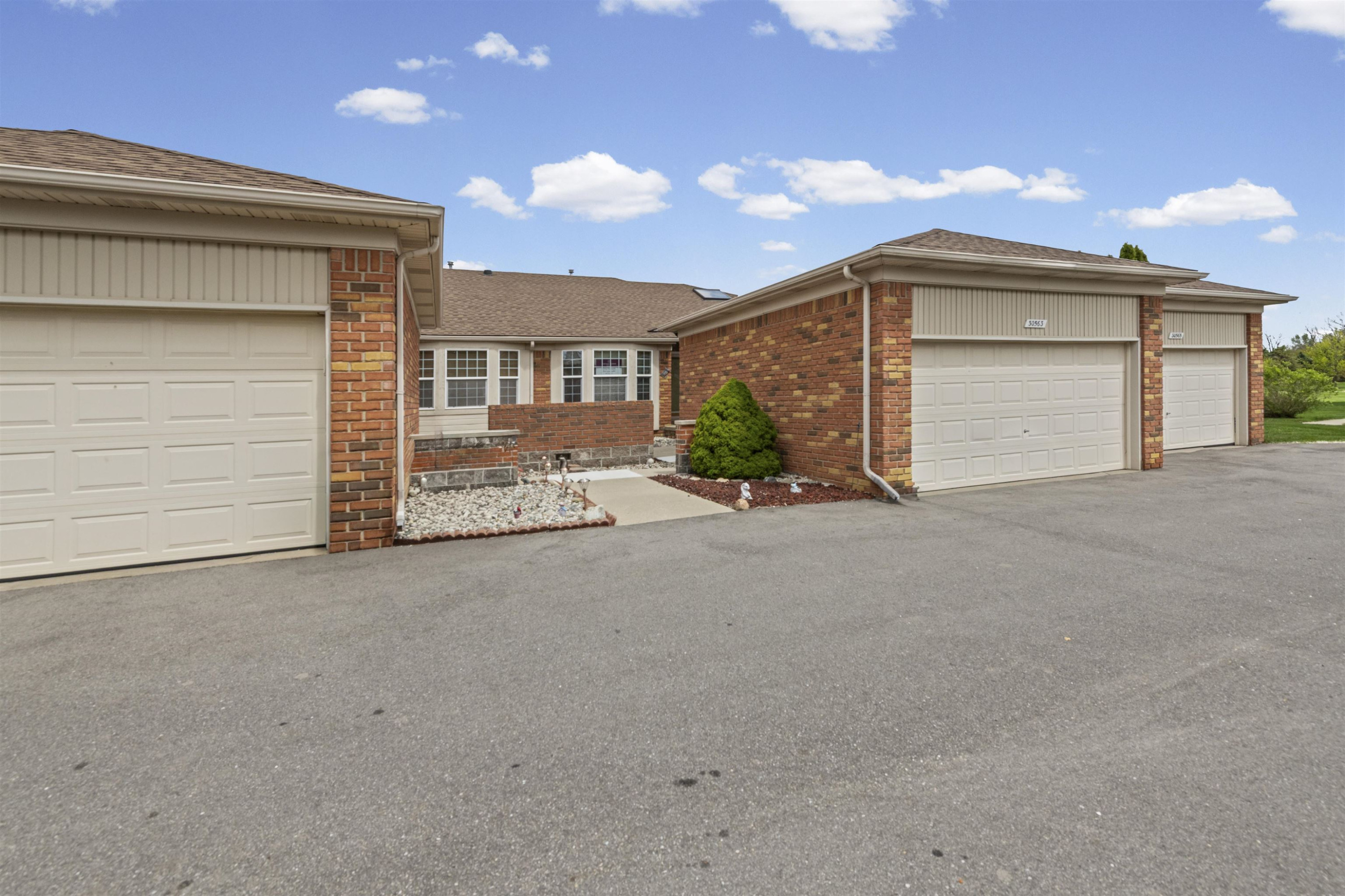 30563 Mary Frances Court, MI — Photo 4