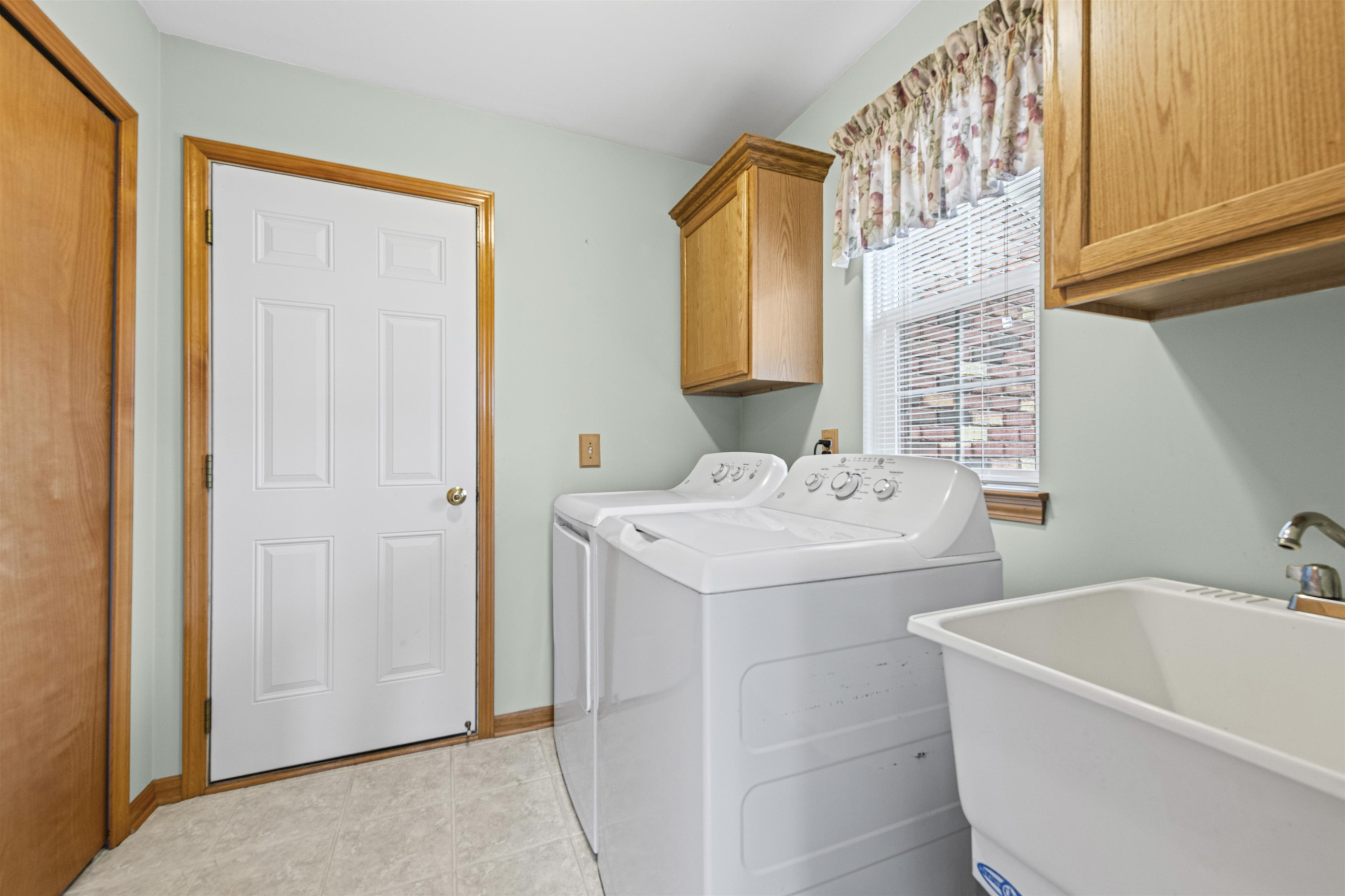 30563 Mary Frances Court, MI — Photo 9