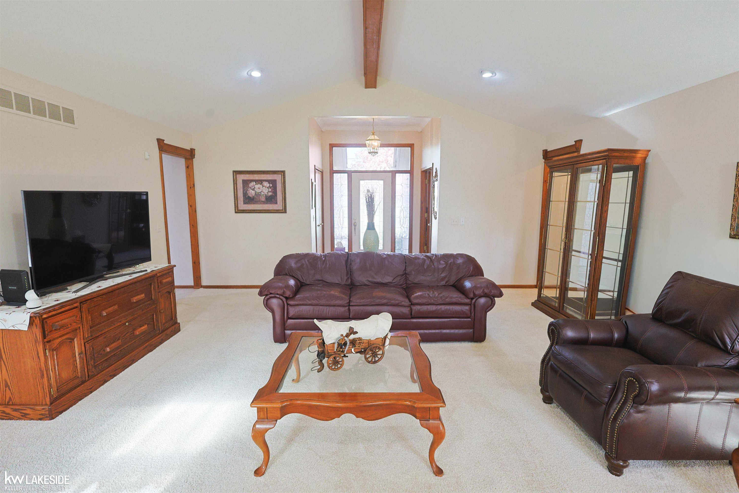 53338 Villa Rosa Drive, Macomb, MI 48042 — Photo 9
