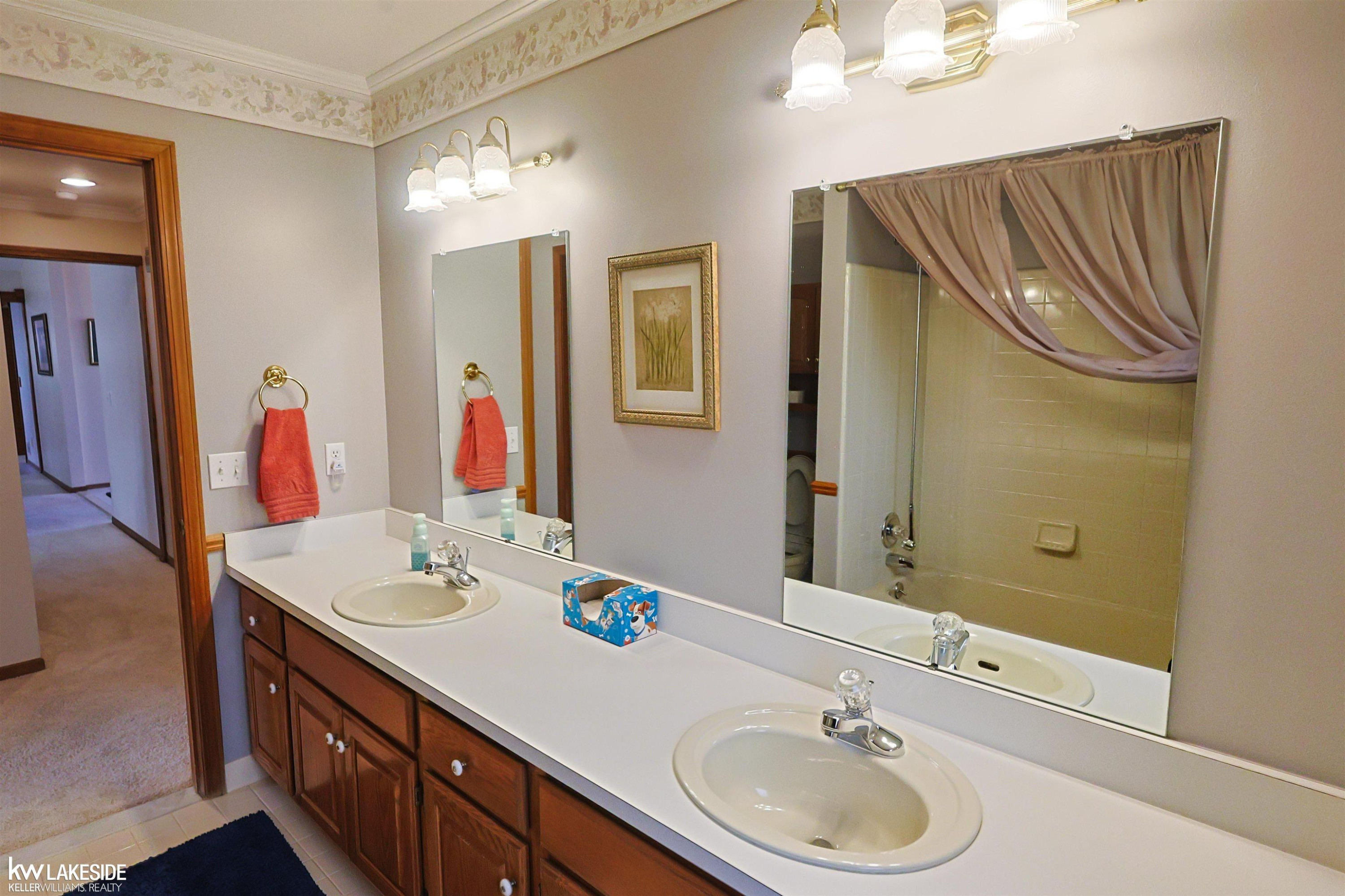 53338 Villa Rosa Drive, Macomb, MI 48042 — Photo 32