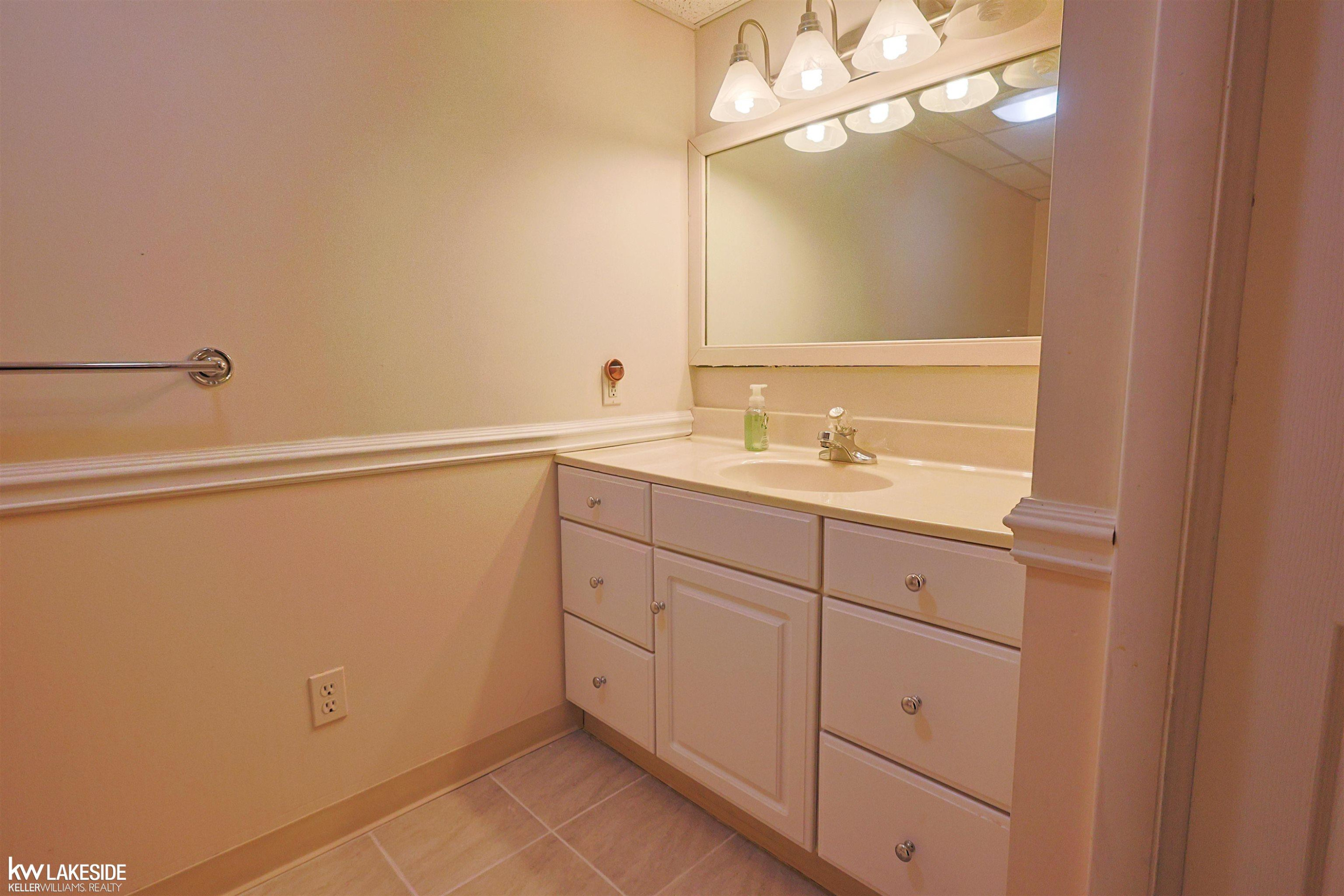53338 Villa Rosa Drive, Macomb, MI 48042 — Photo 43