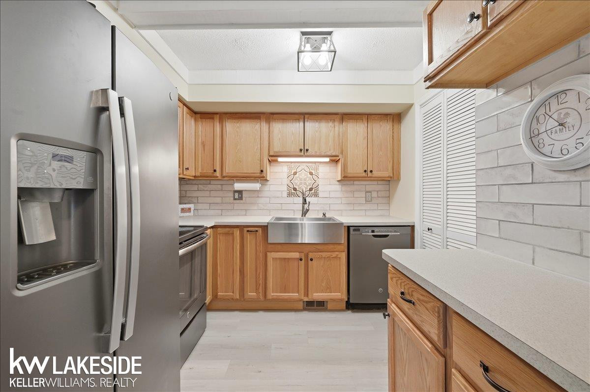 38734 BARNSTABLE Street, Clinton Twp, MI 48038 — Photo 20