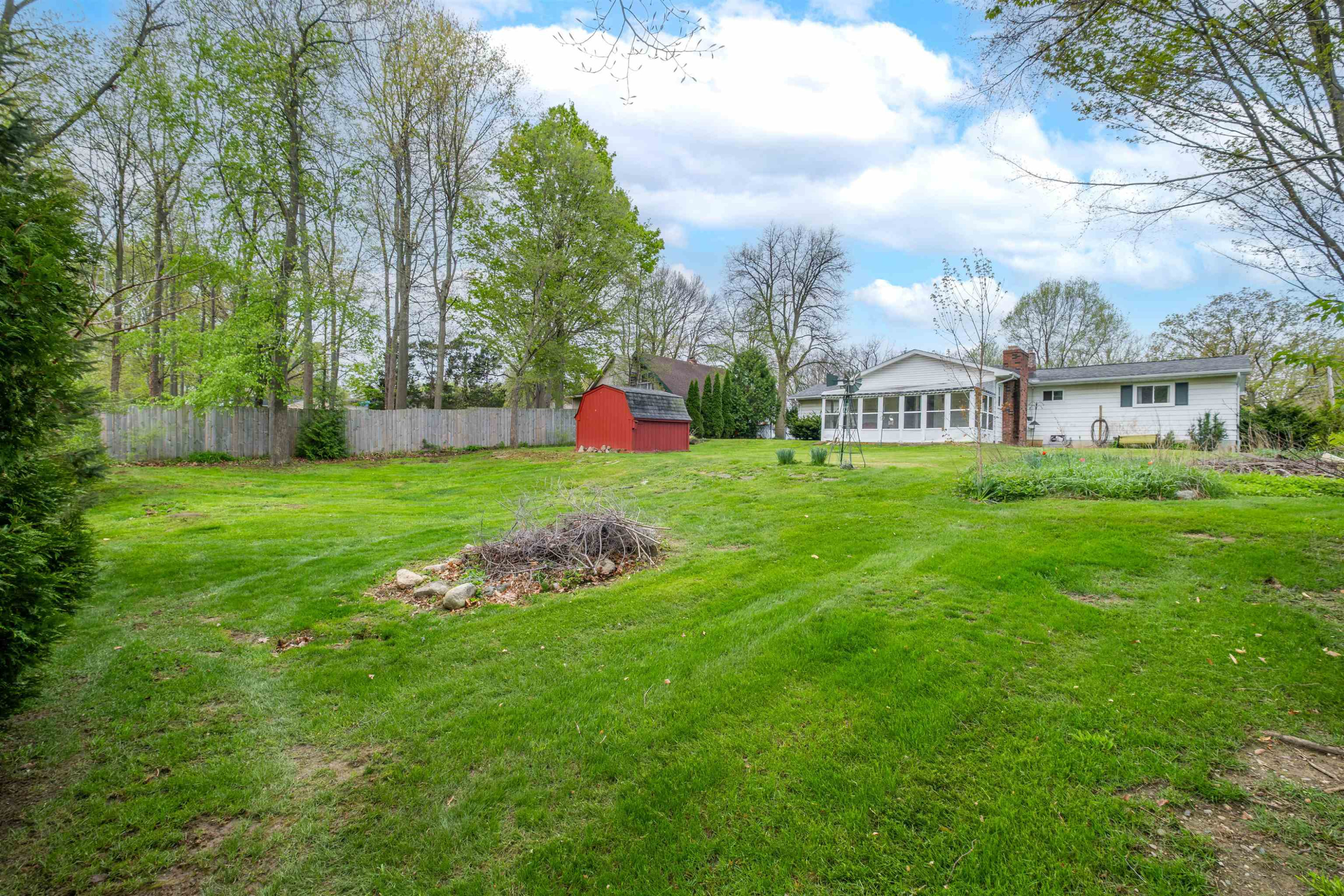 2275 Tandy Drive, Flint, MI 48532 — Photo 2