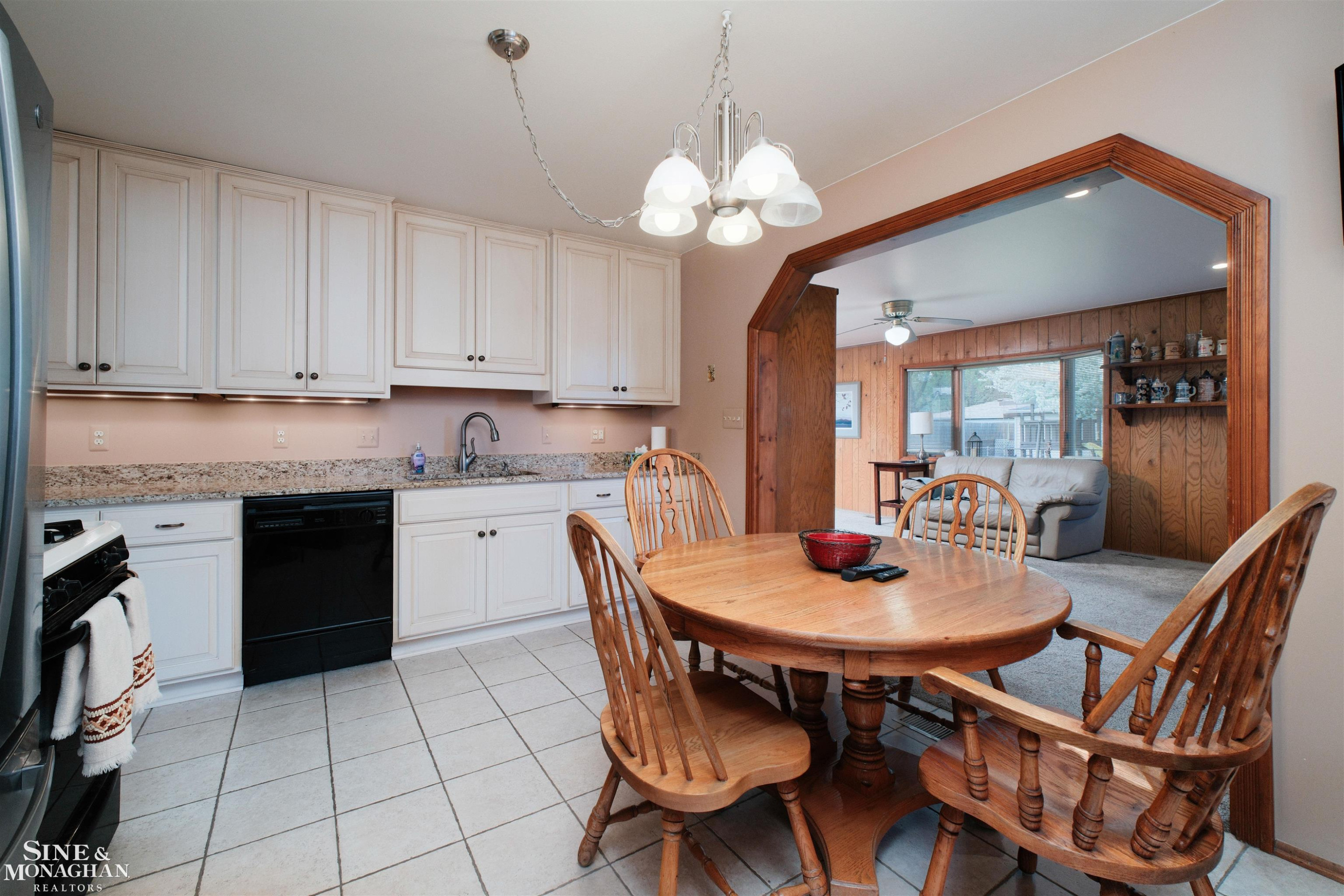 16115 Yew Street, Roseville, MI 48066 — Photo 11