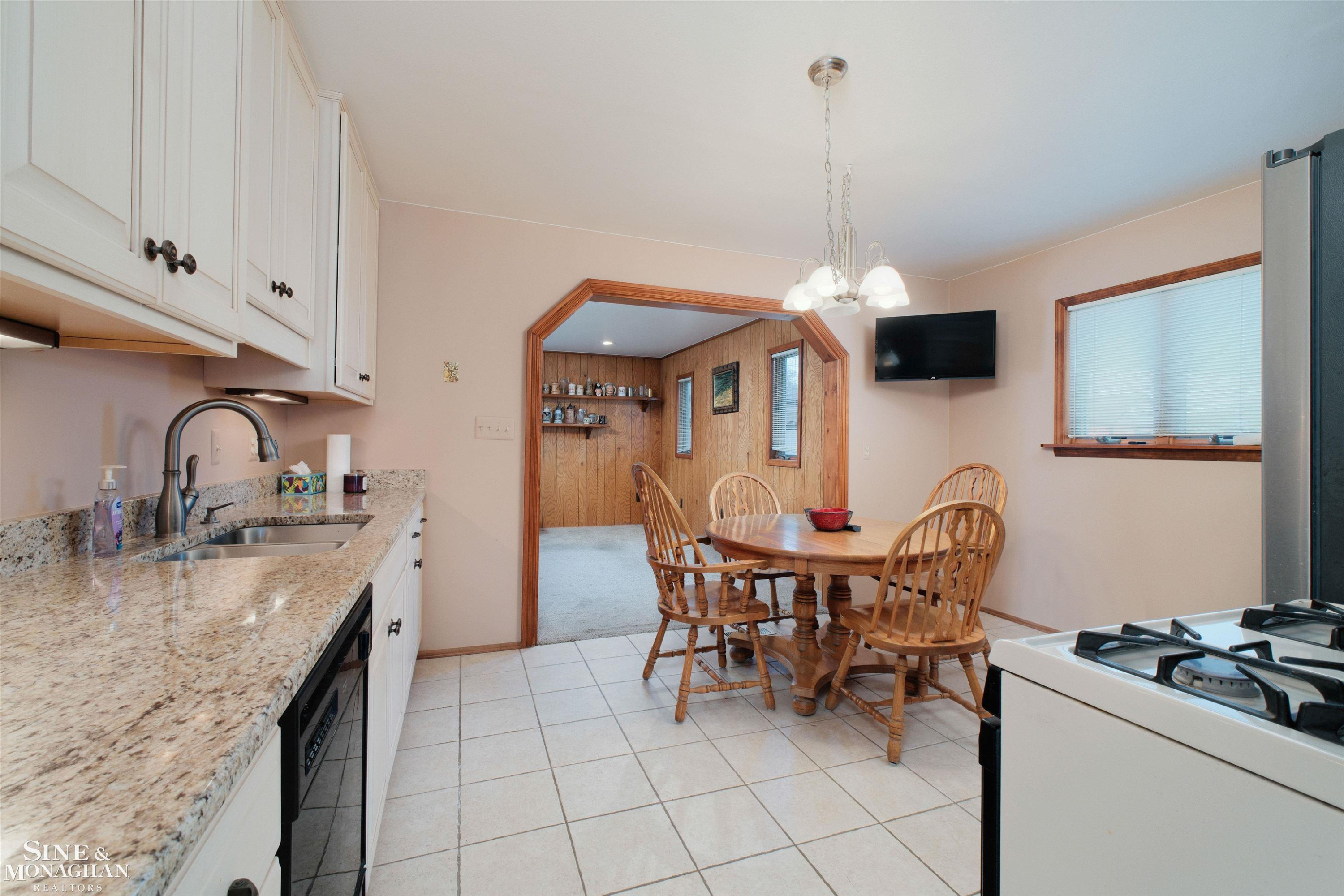 16115 Yew Street, Roseville, MI 48066 — Photo 12