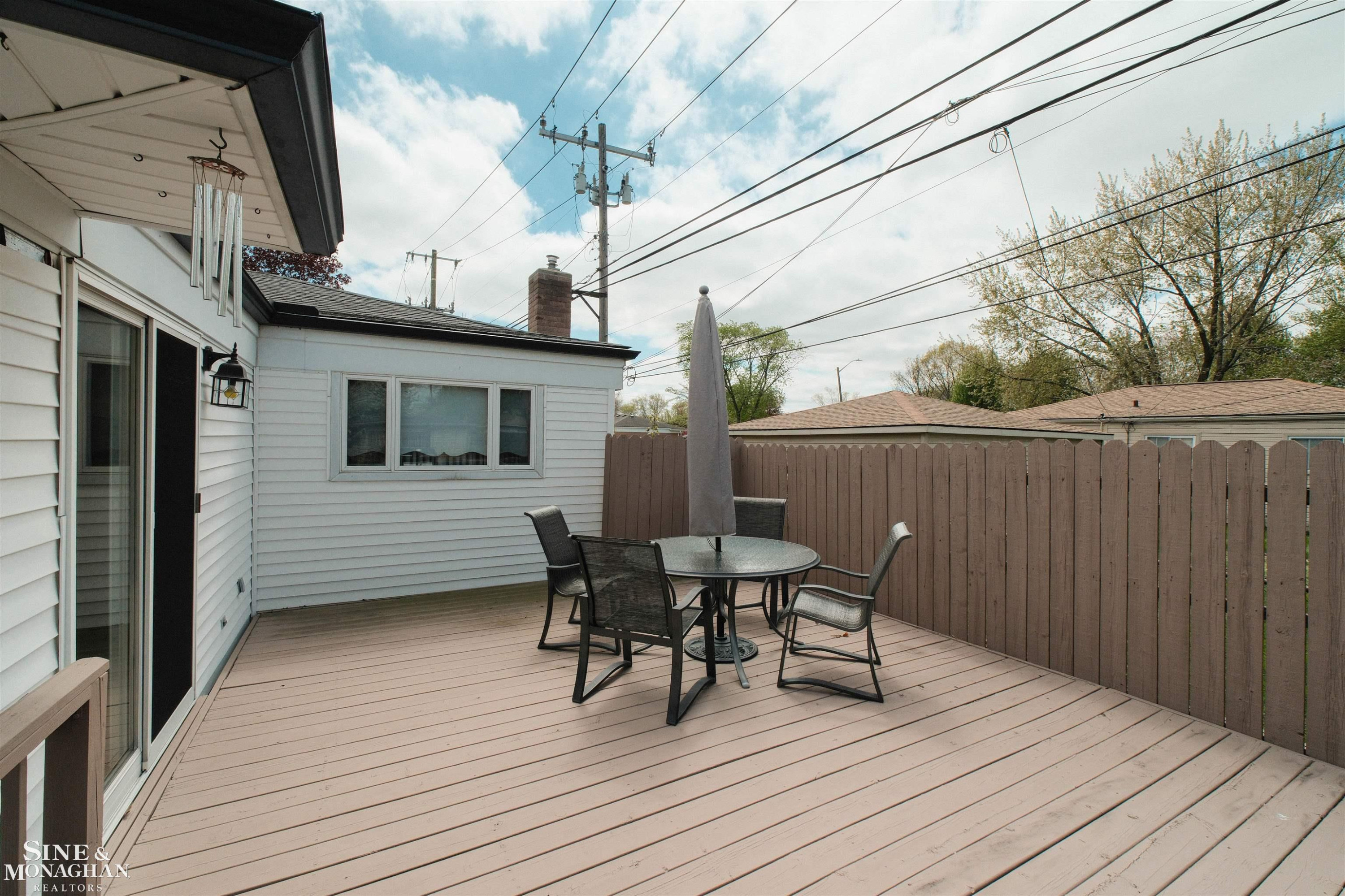 16115 Yew Street, Roseville, MI 48066 — Photo 32