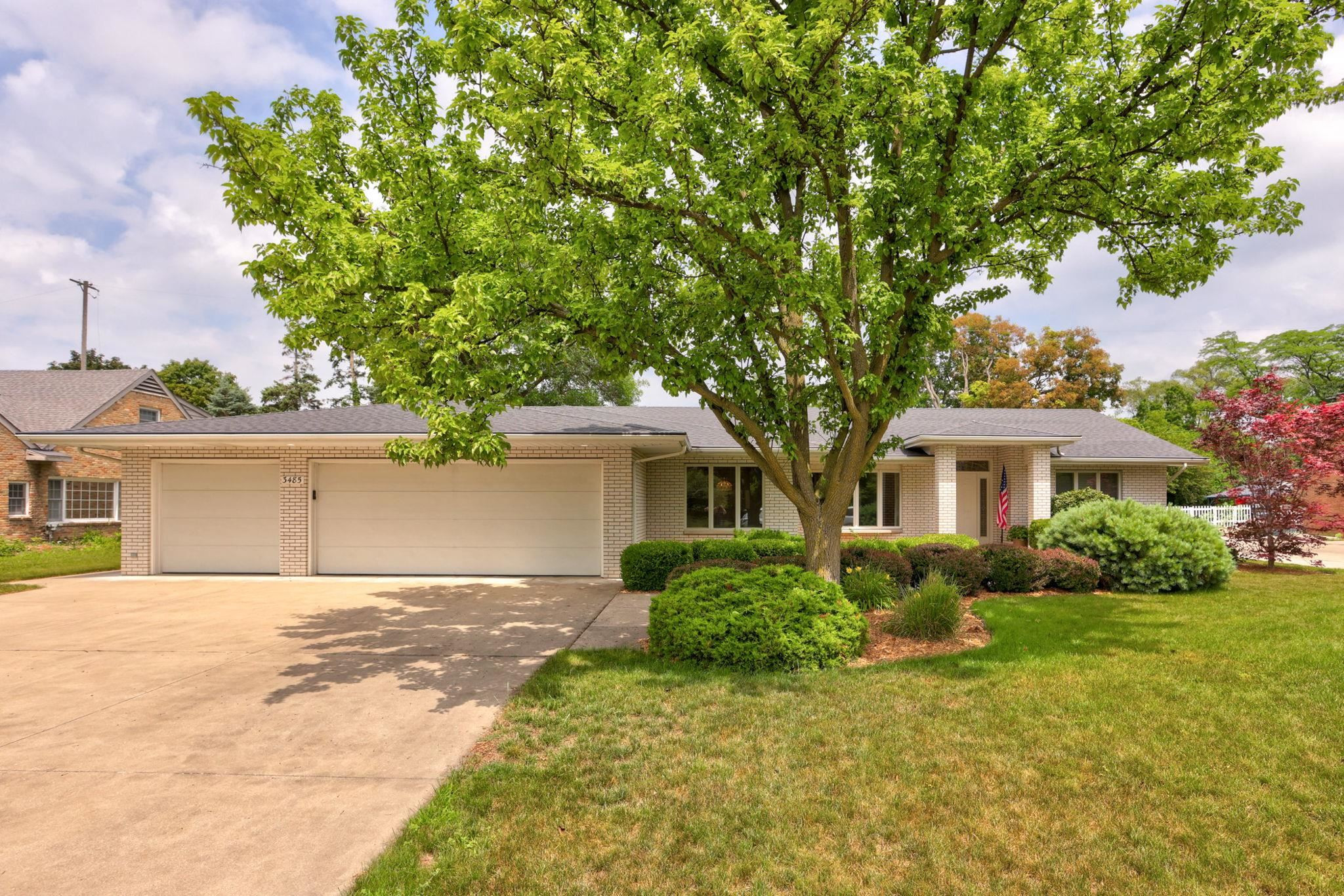 3485 Highland Drive, Bay City, MI 48706 — front exterior
