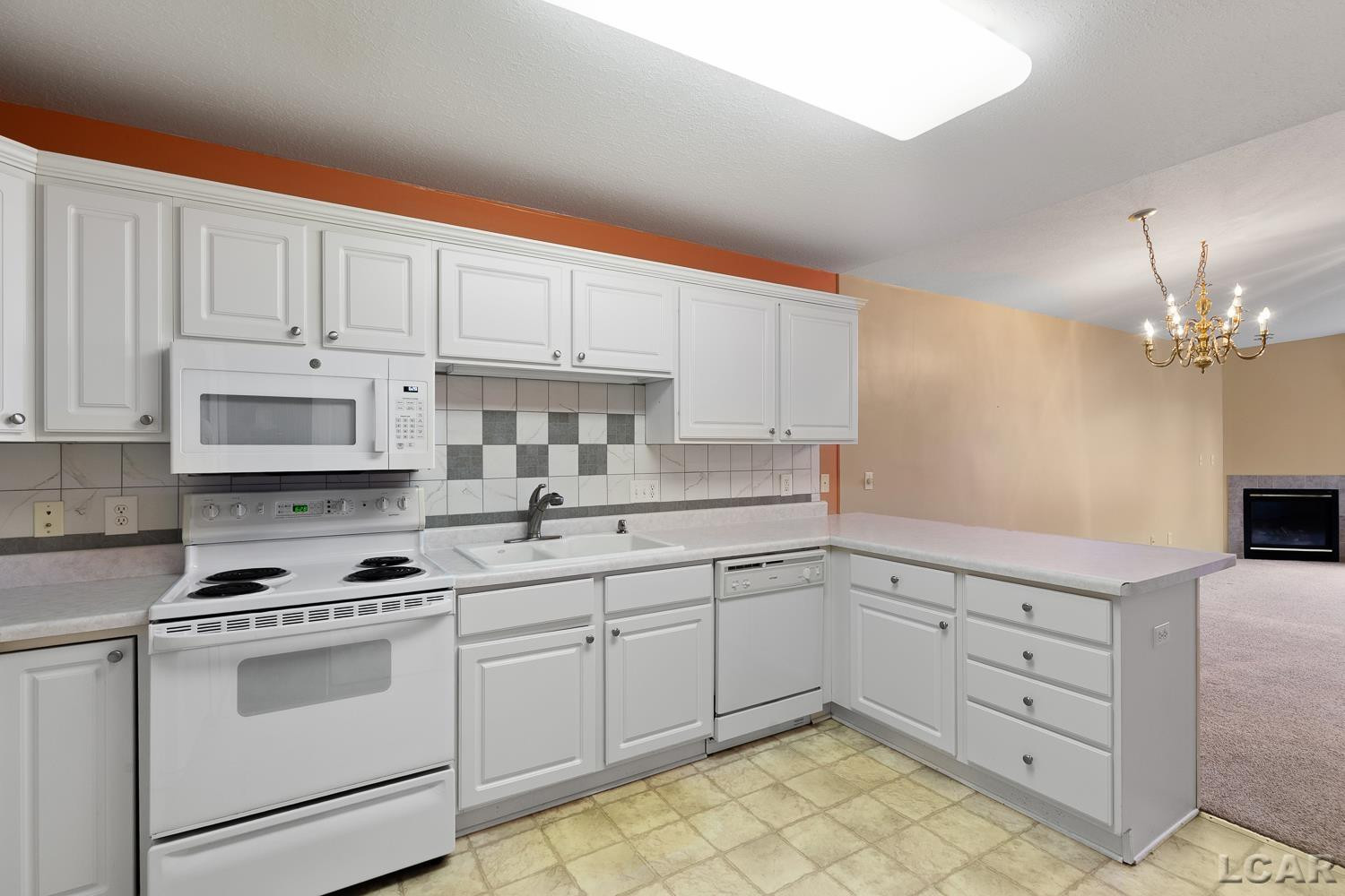 2303 LAKEWOOD Drive, Adrian, MI 49221 — Photo 16