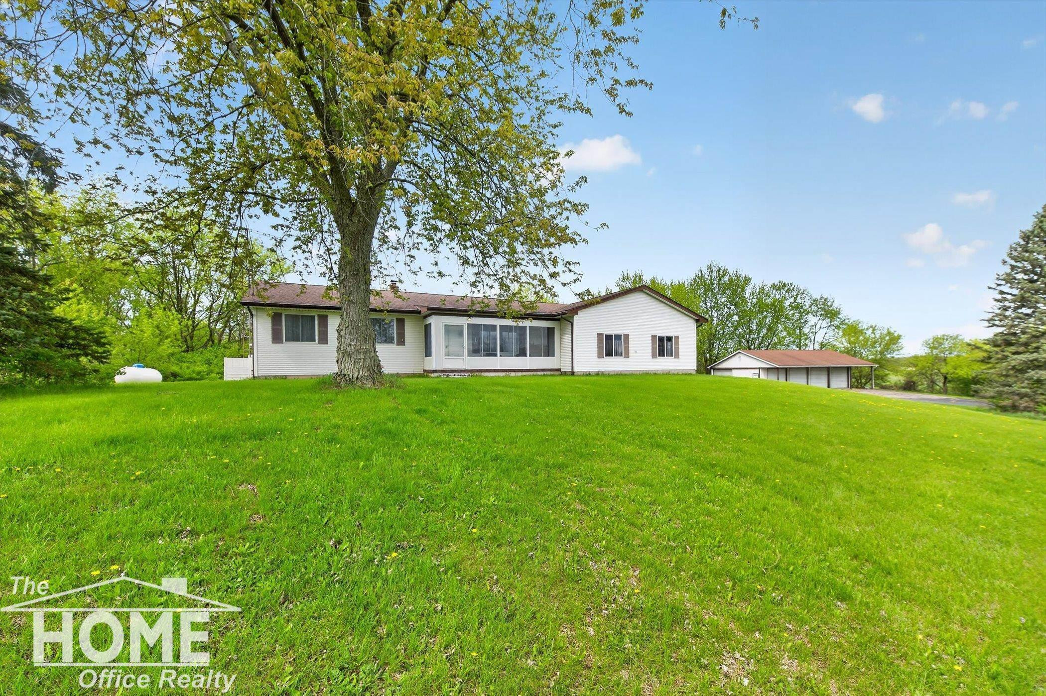 6444 Grand River Road, Bancroft, MI 48414 — Photo 2