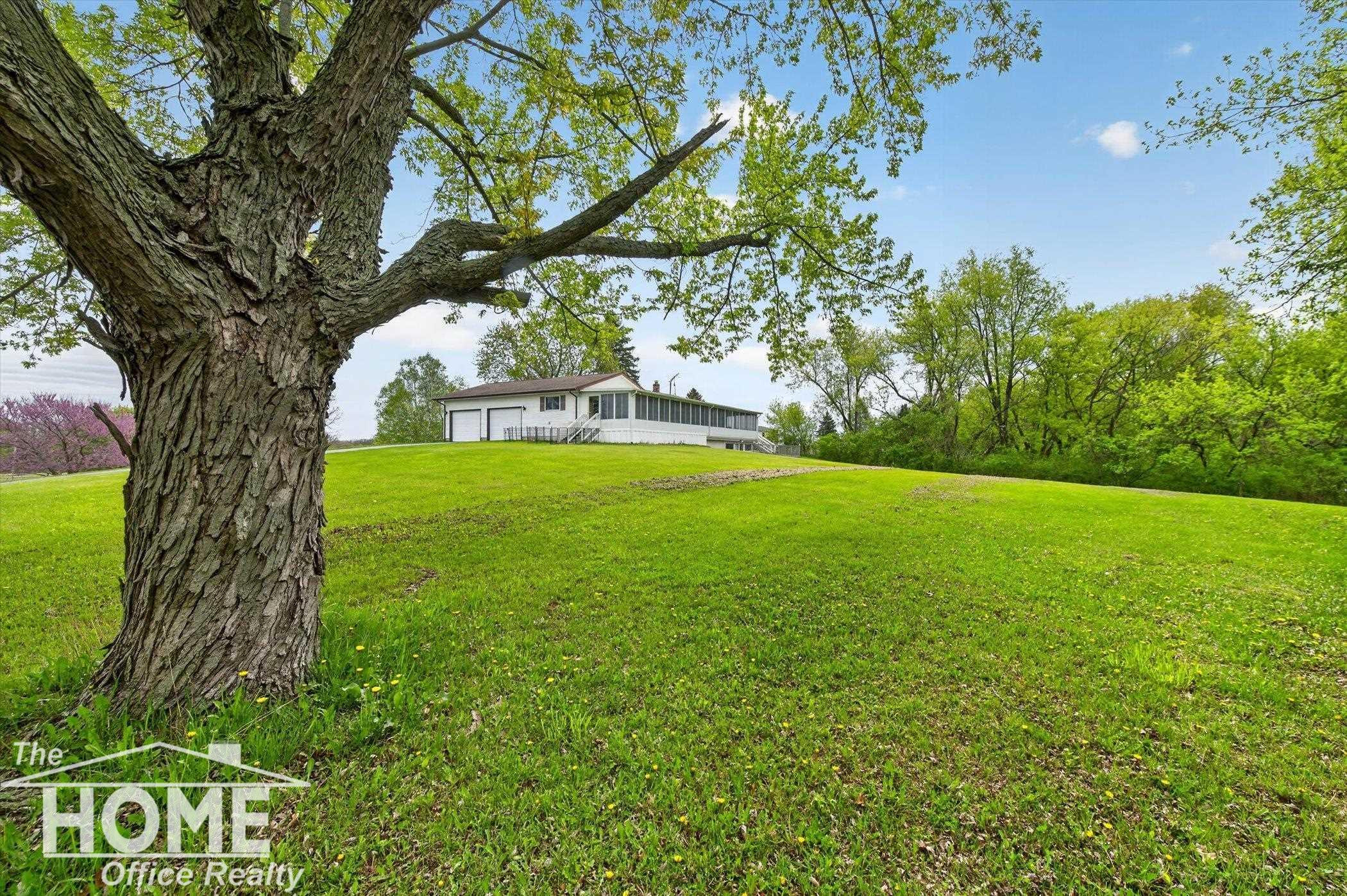 6444 Grand River Road, Bancroft, MI 48414 — Photo 3