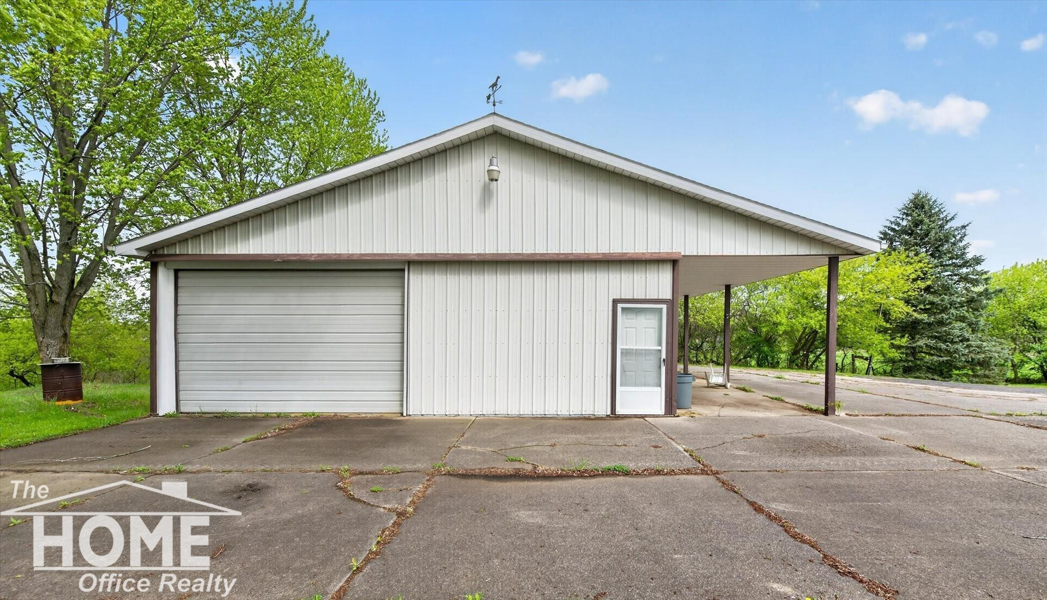 6444 Grand River Road, Bancroft, MI 48414 — Photo 5