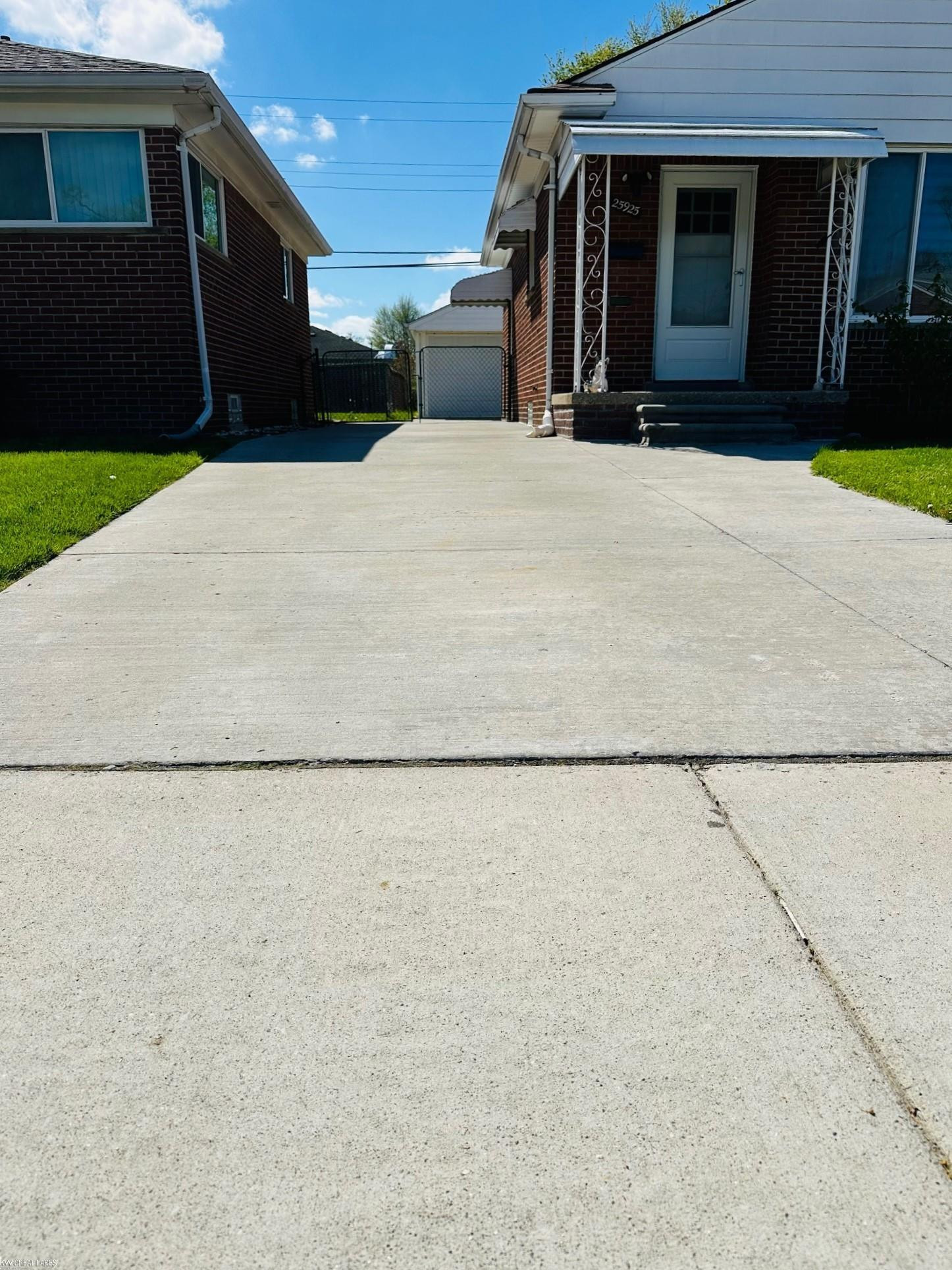 25925 Harmon Street, Saint Clair Shores, MI 48081 — Photo 4