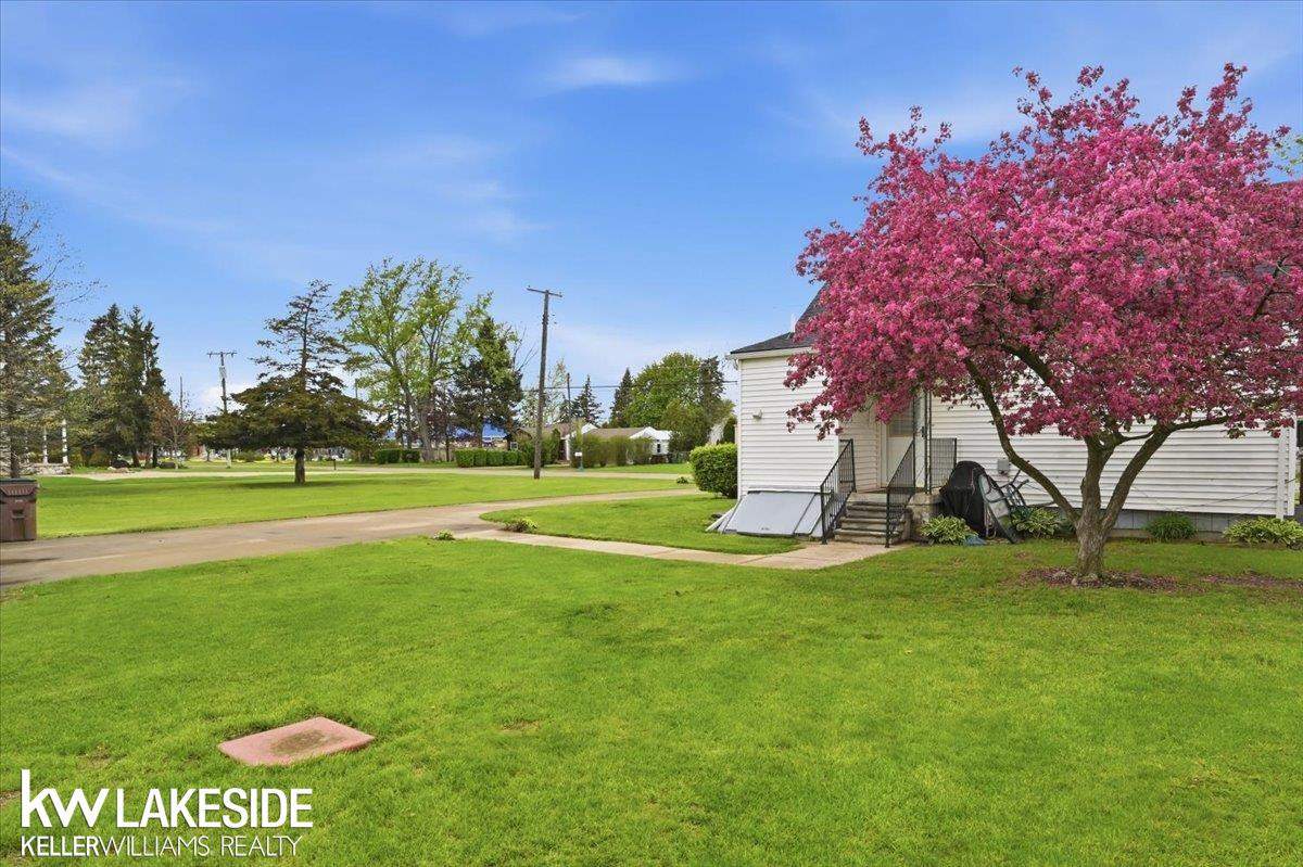8222 Devon Drive, Shelby Twp, MI 48317 — Photo 8