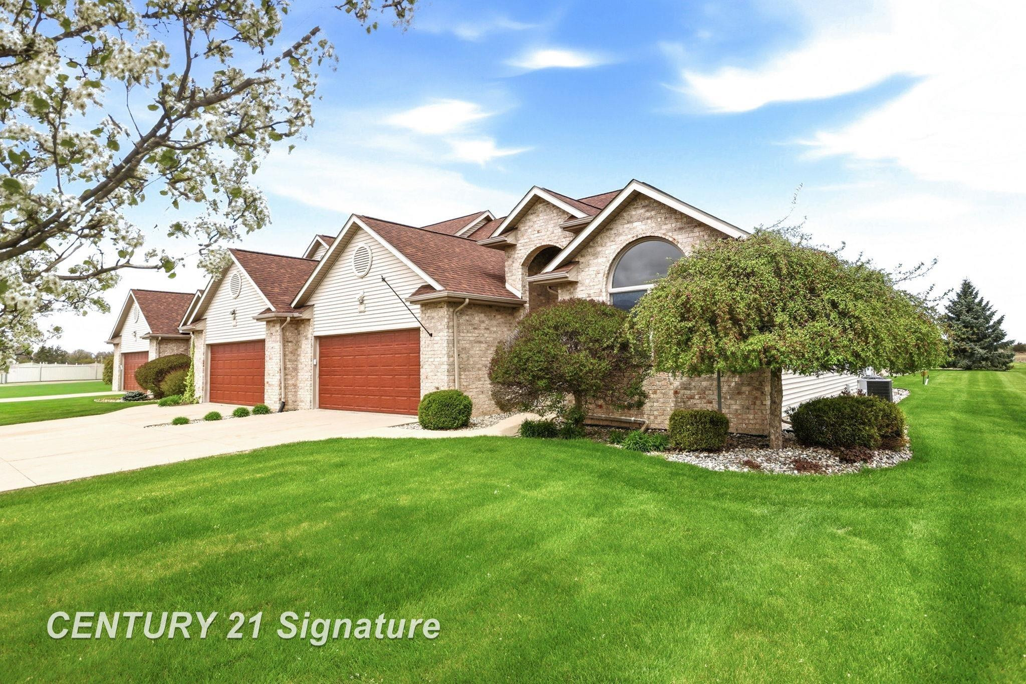 11 Willow Pointe Drive, Freeland, MI 48623 — Photo 2